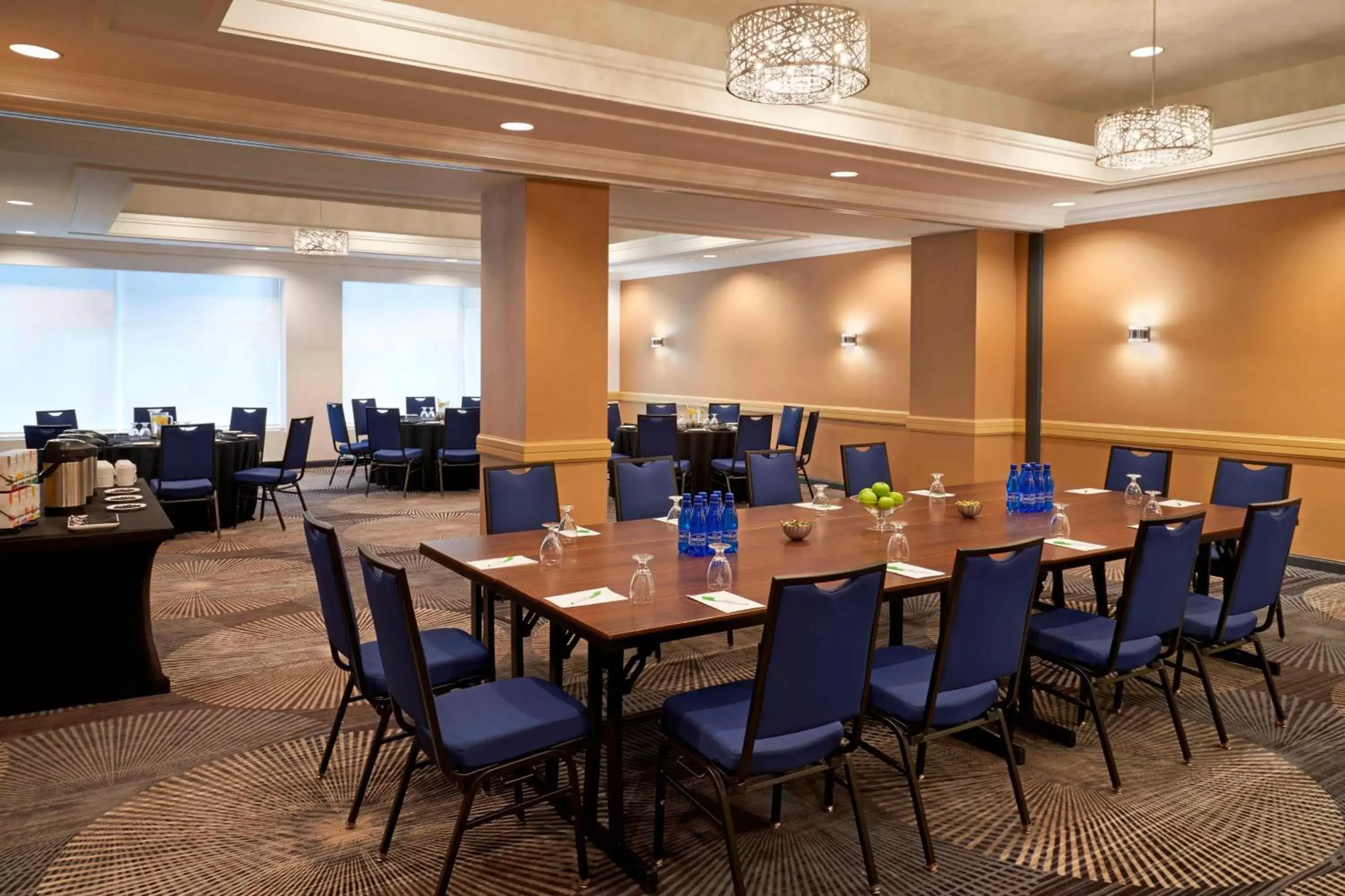 Meeting/conference room in Courtyard by Marriott Toronto Downtown