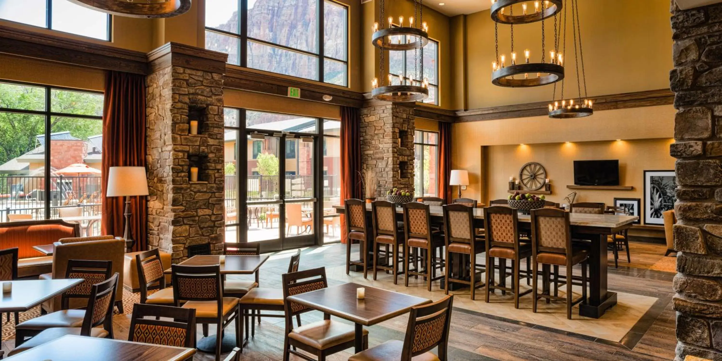 Lobby or reception, Restaurant/Places to Eat in Hampton Inn & Suites Springdale/Zion National Park