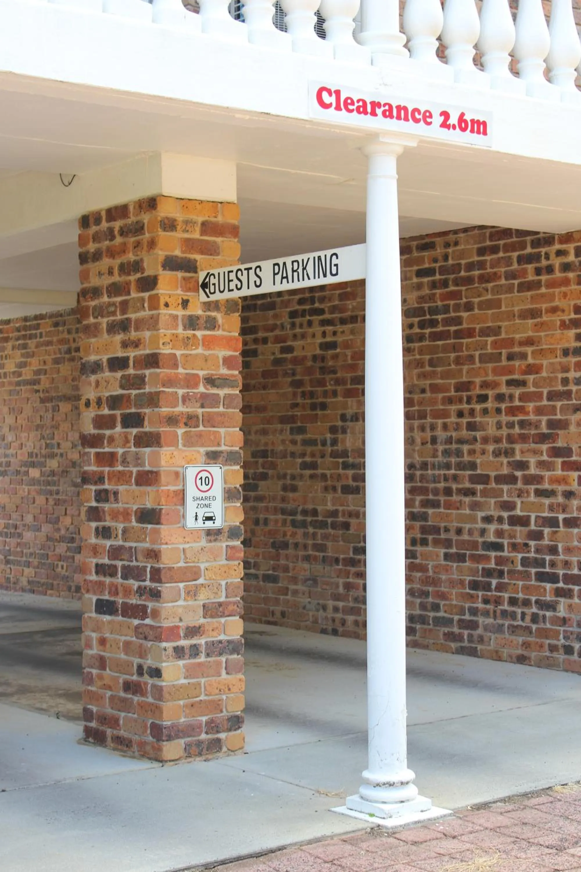 Parking in Aston Motel Yamba
