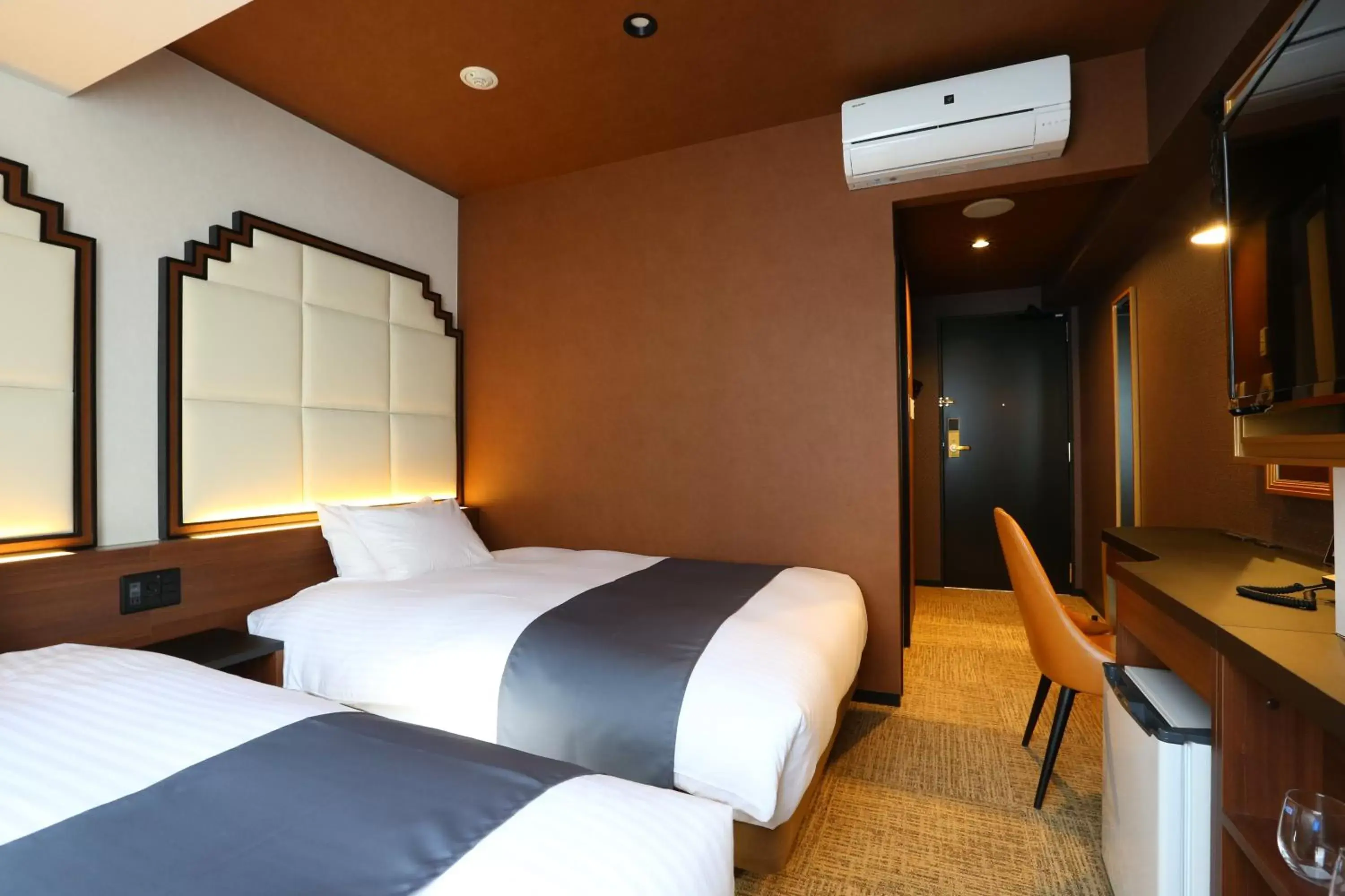 Bed in Hotel Wing International Select Osaka Umeda