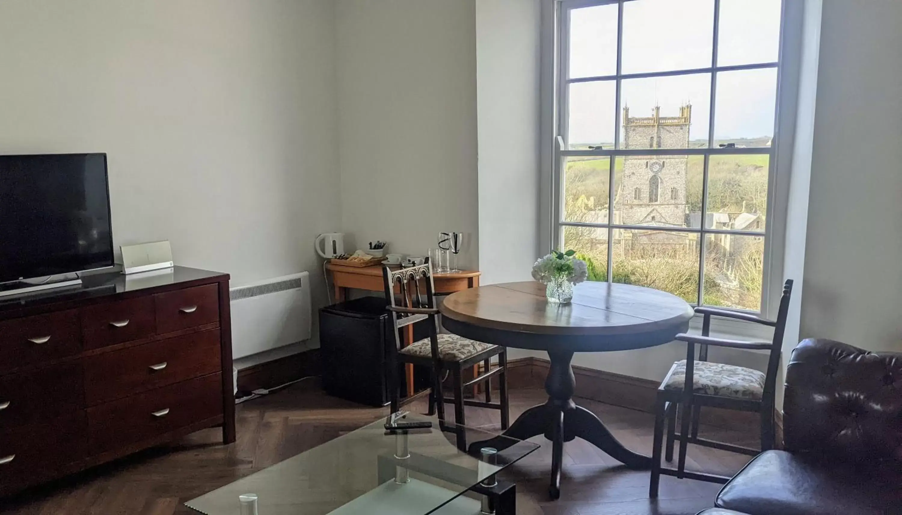 Deluxe Suite in St Davids Gin & Kitchen - The Cathedral Villas