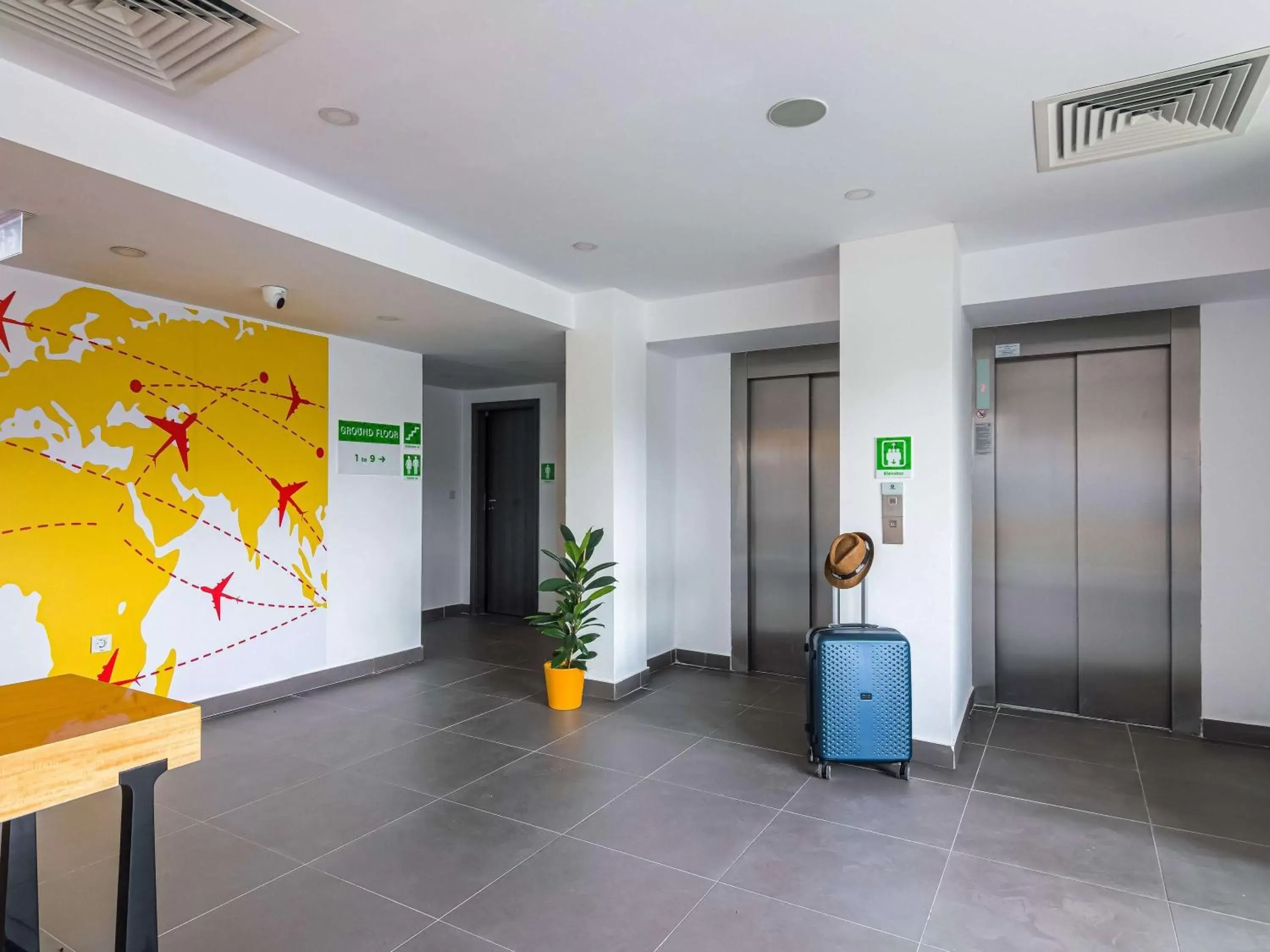 Property building, Lobby/Reception in Ibis Styles Bucharest Airport