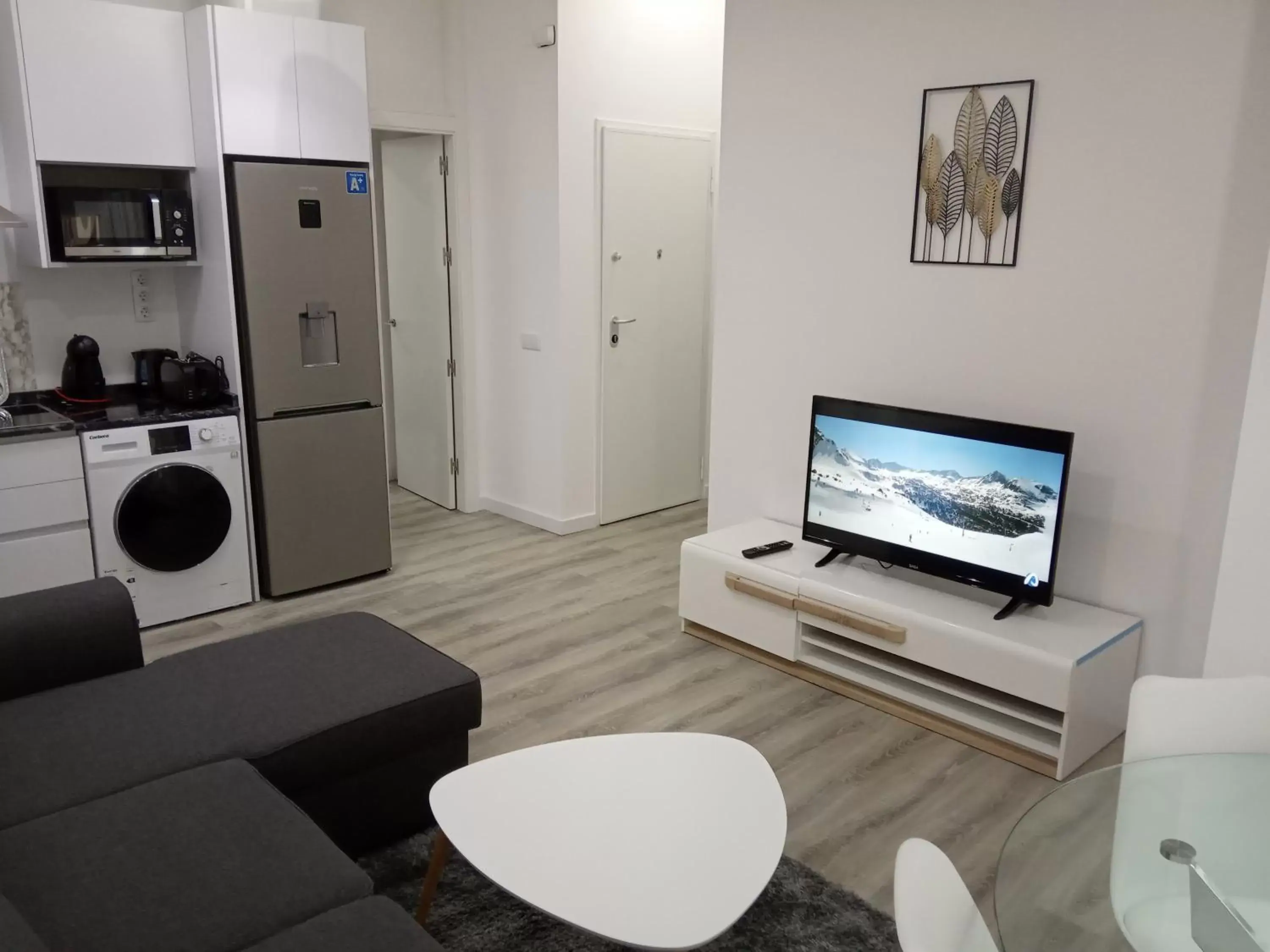 Bedroom, TV/Entertainment Center in Alicante Center Apart