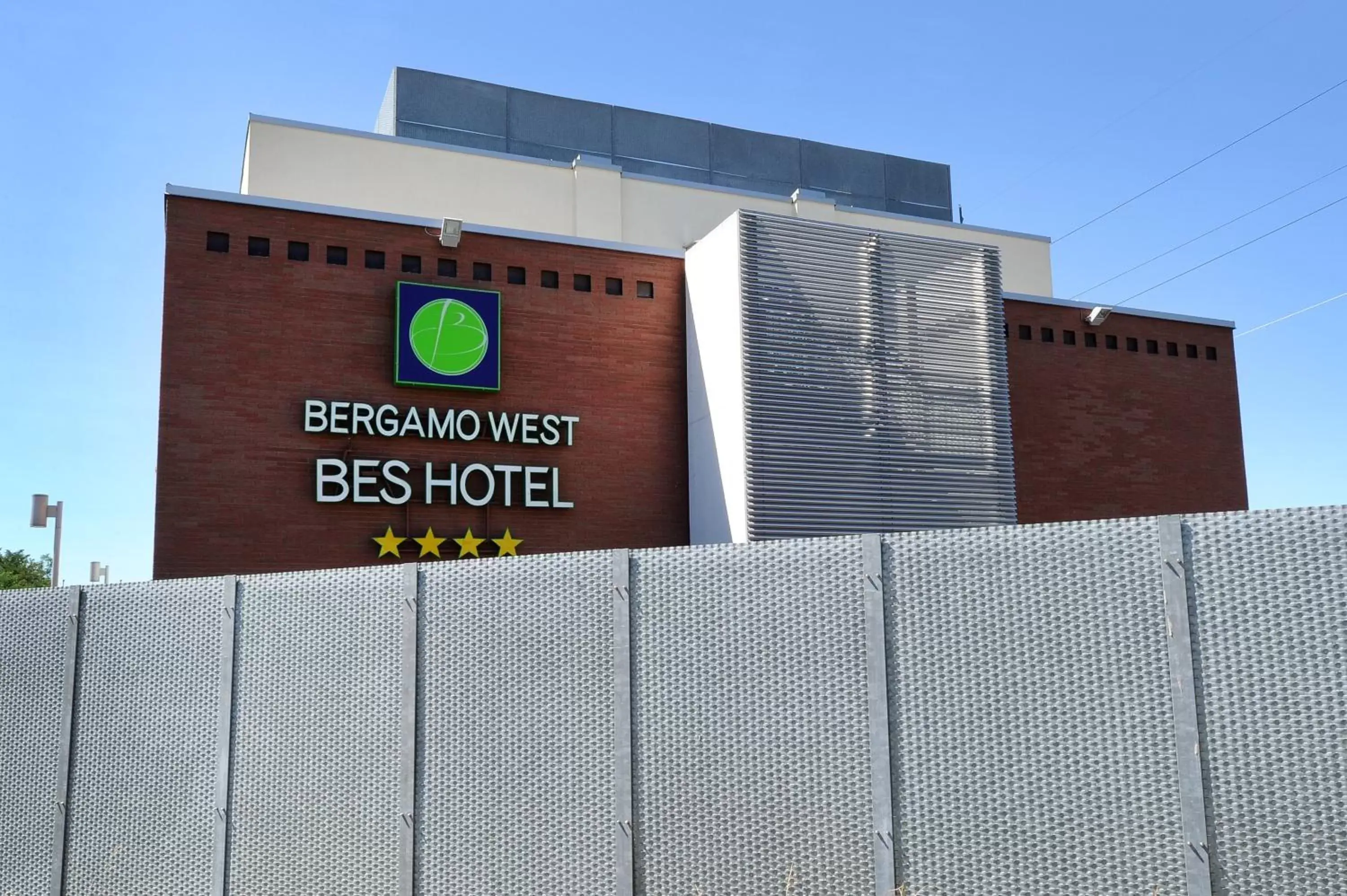 Facade/entrance, Property Building in Bes Hotel Bergamo Ovest