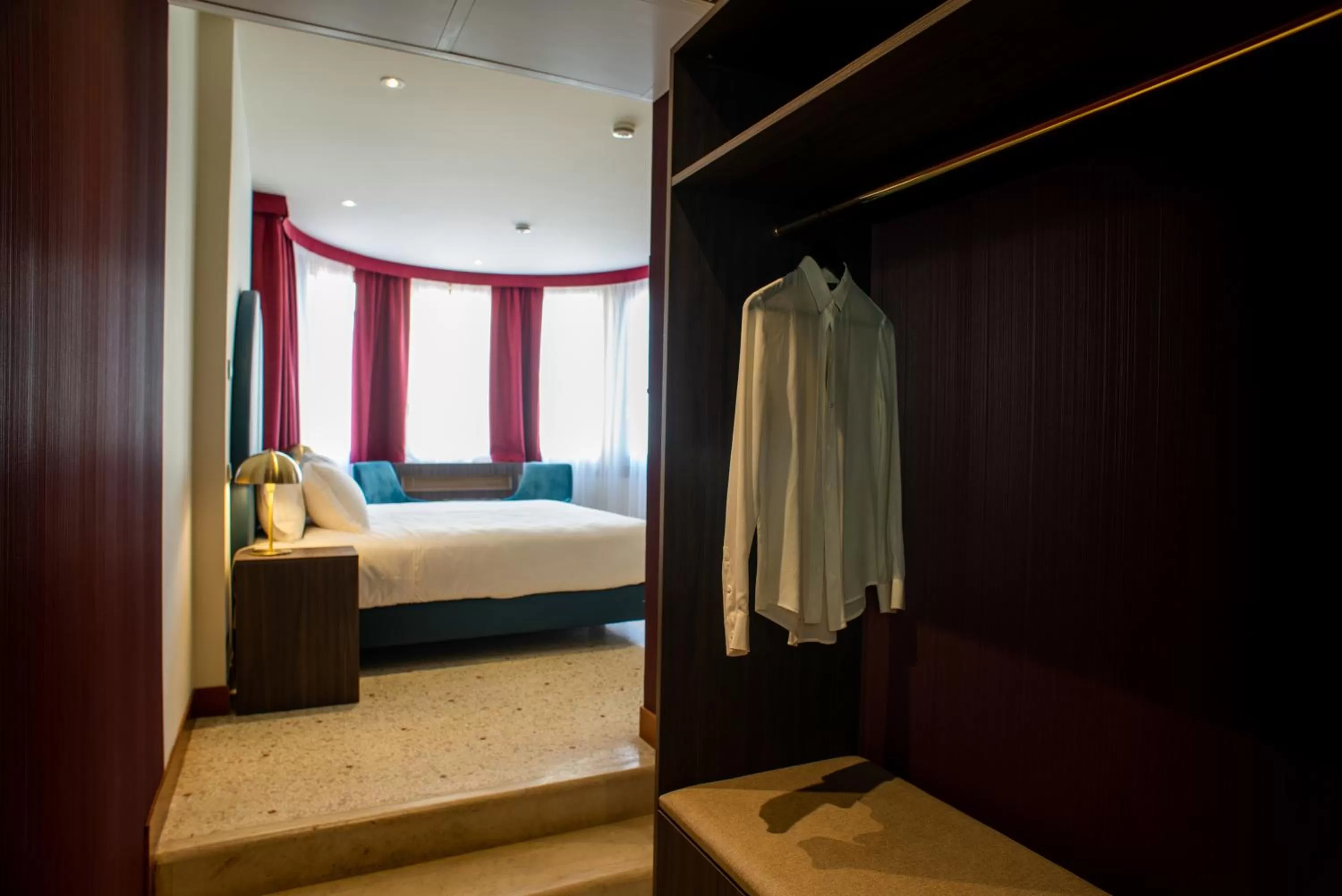 Photo of the whole room, Bed in Palazzina Fortuny