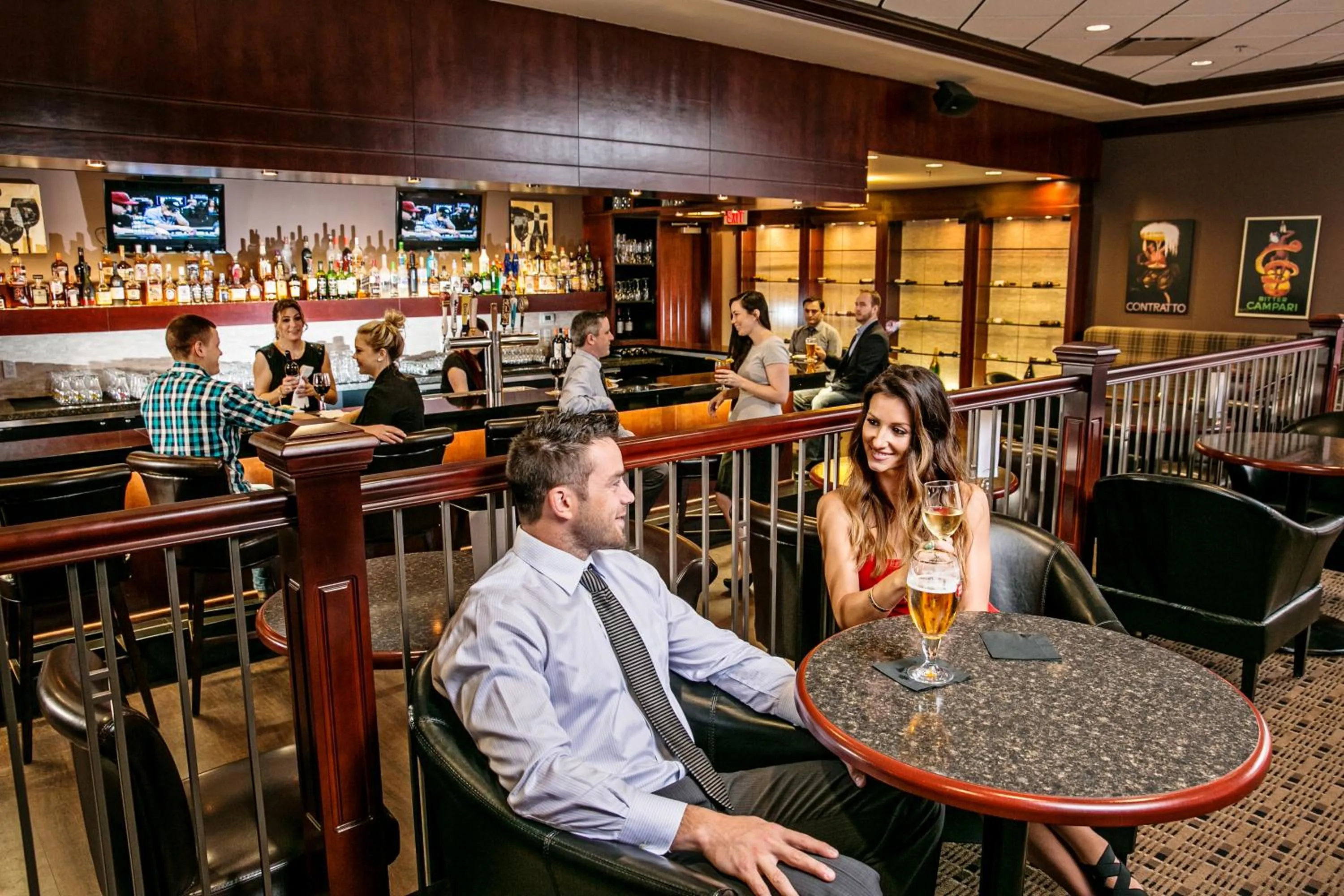 Lounge or bar in Chateau Nova Yellowhead