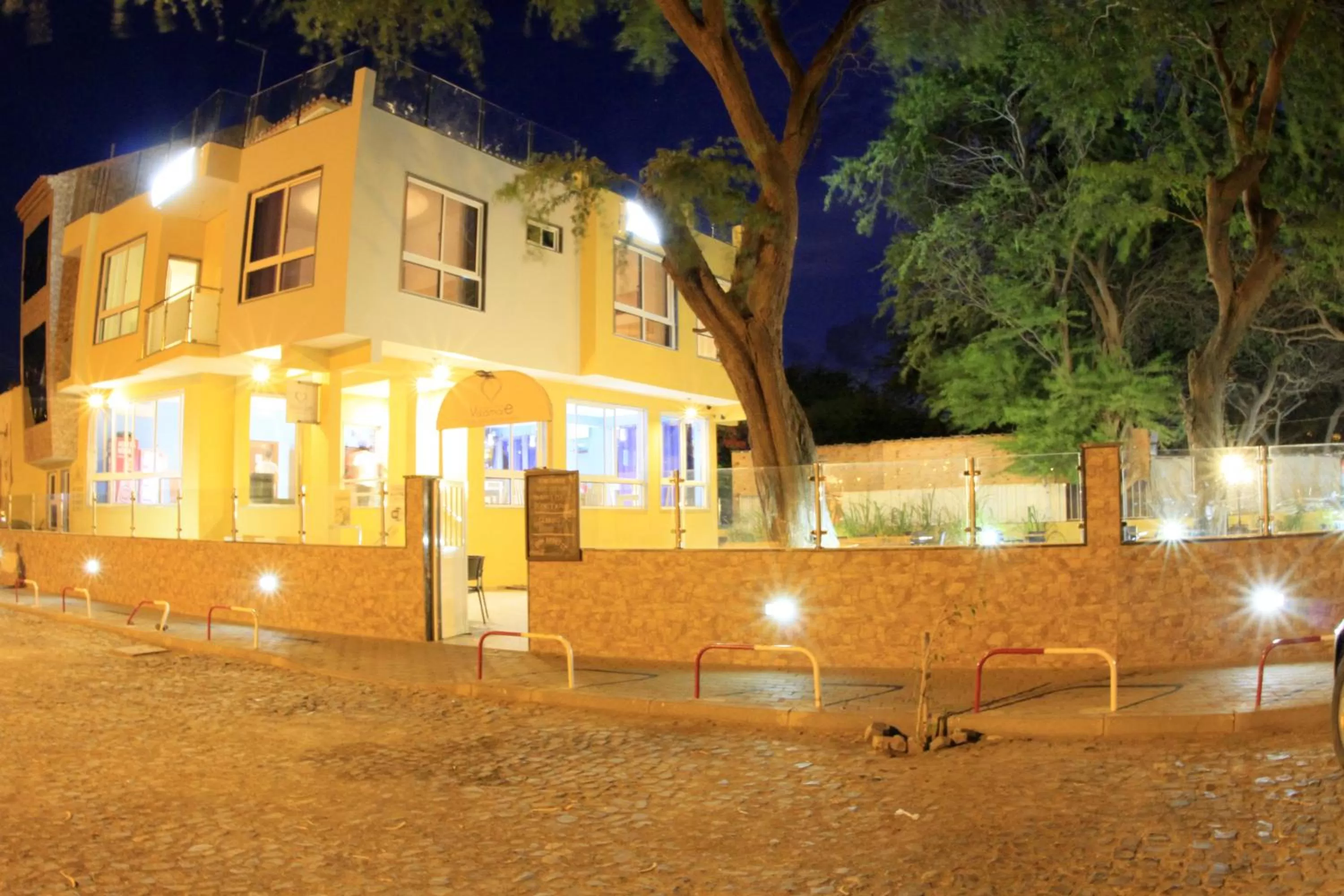 Facade/entrance in Vista Mar