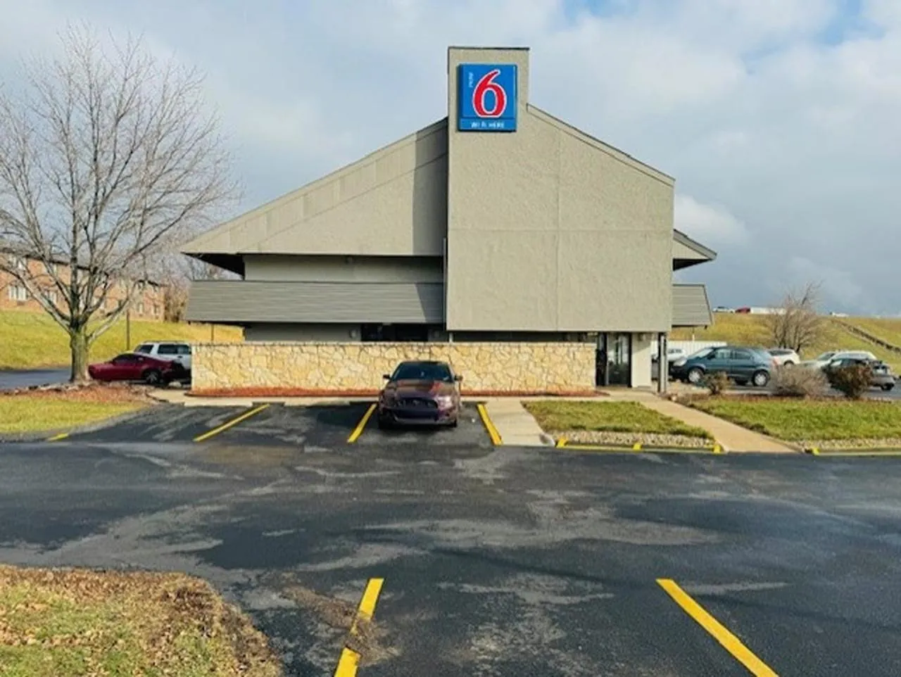 Property building in Motel 6-Cedar Rapids, IA