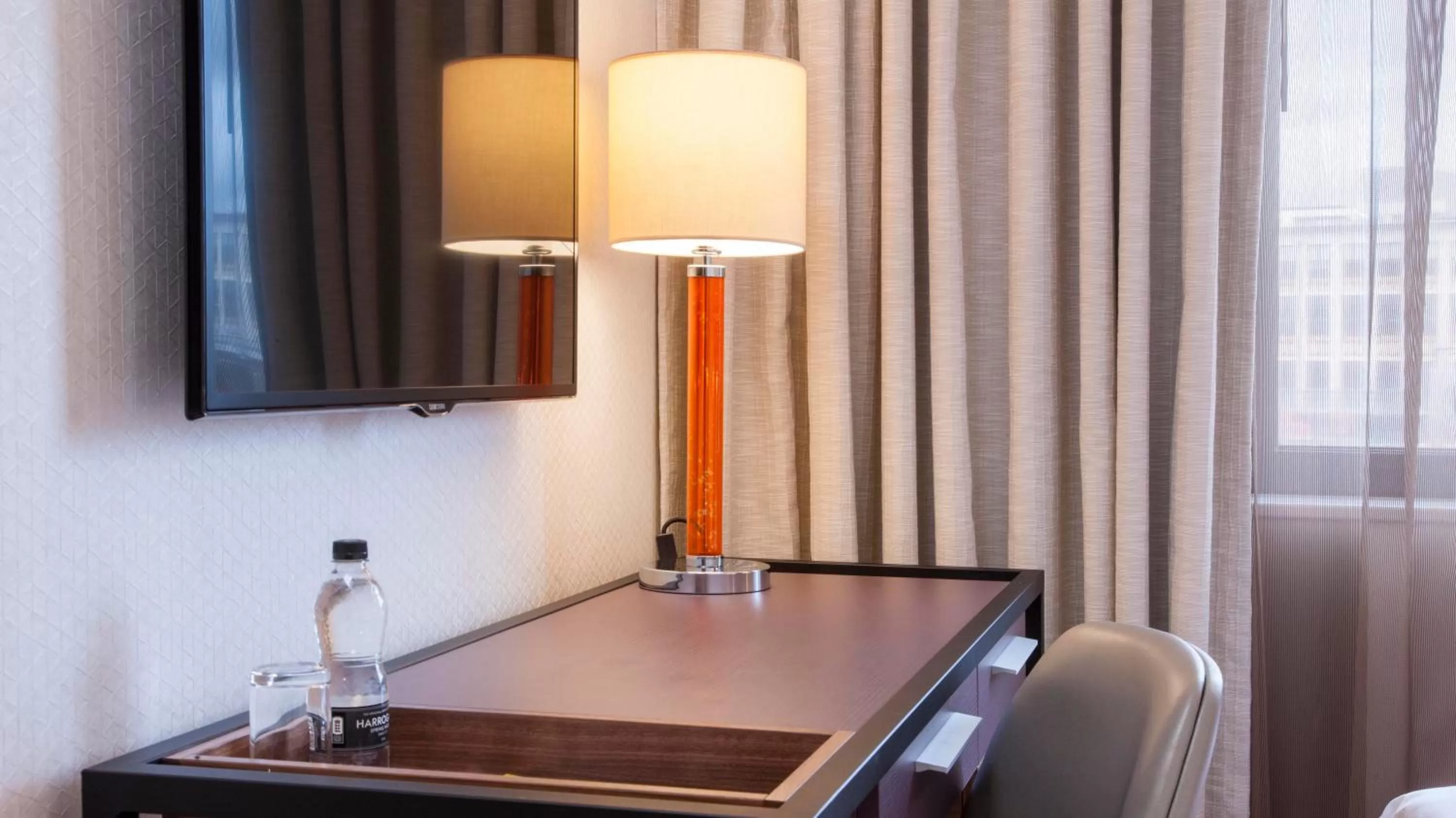 Bedroom in Crowne Plaza London Kings Cross by IHG