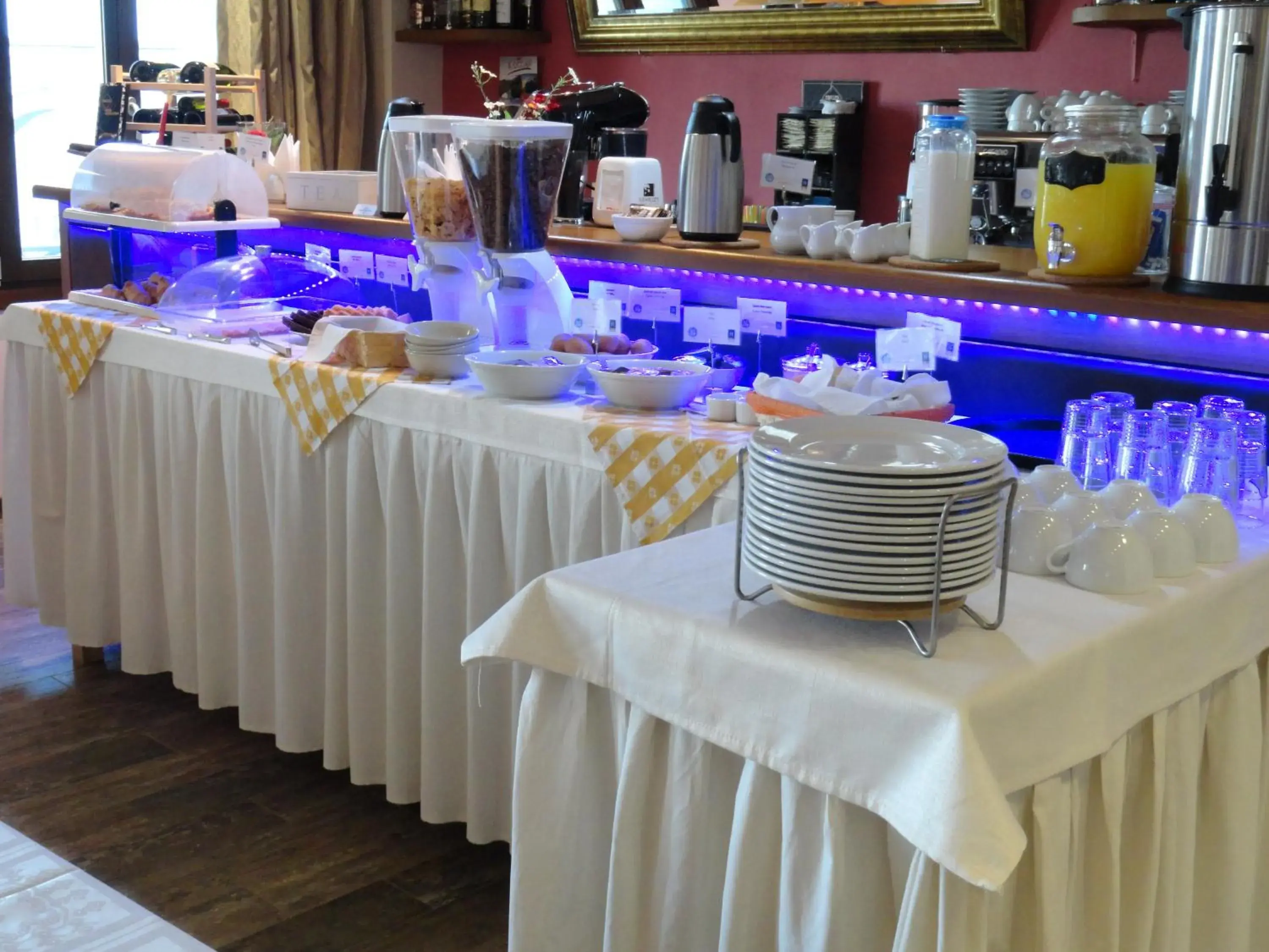 Buffet breakfast, Restaurant/Places to Eat in Hotel Rodovoli