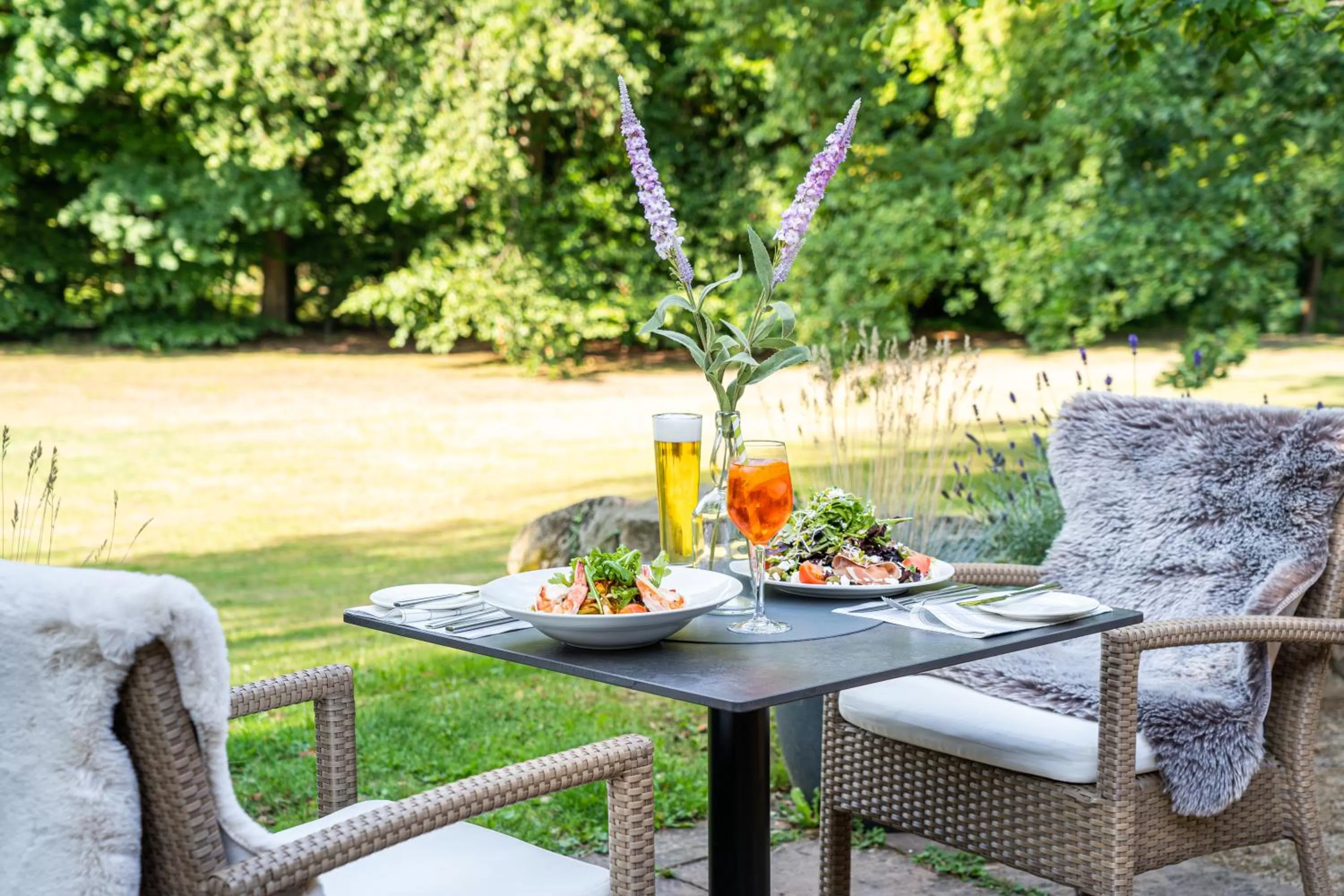 Restaurant/places to eat in Flussbett Hotel