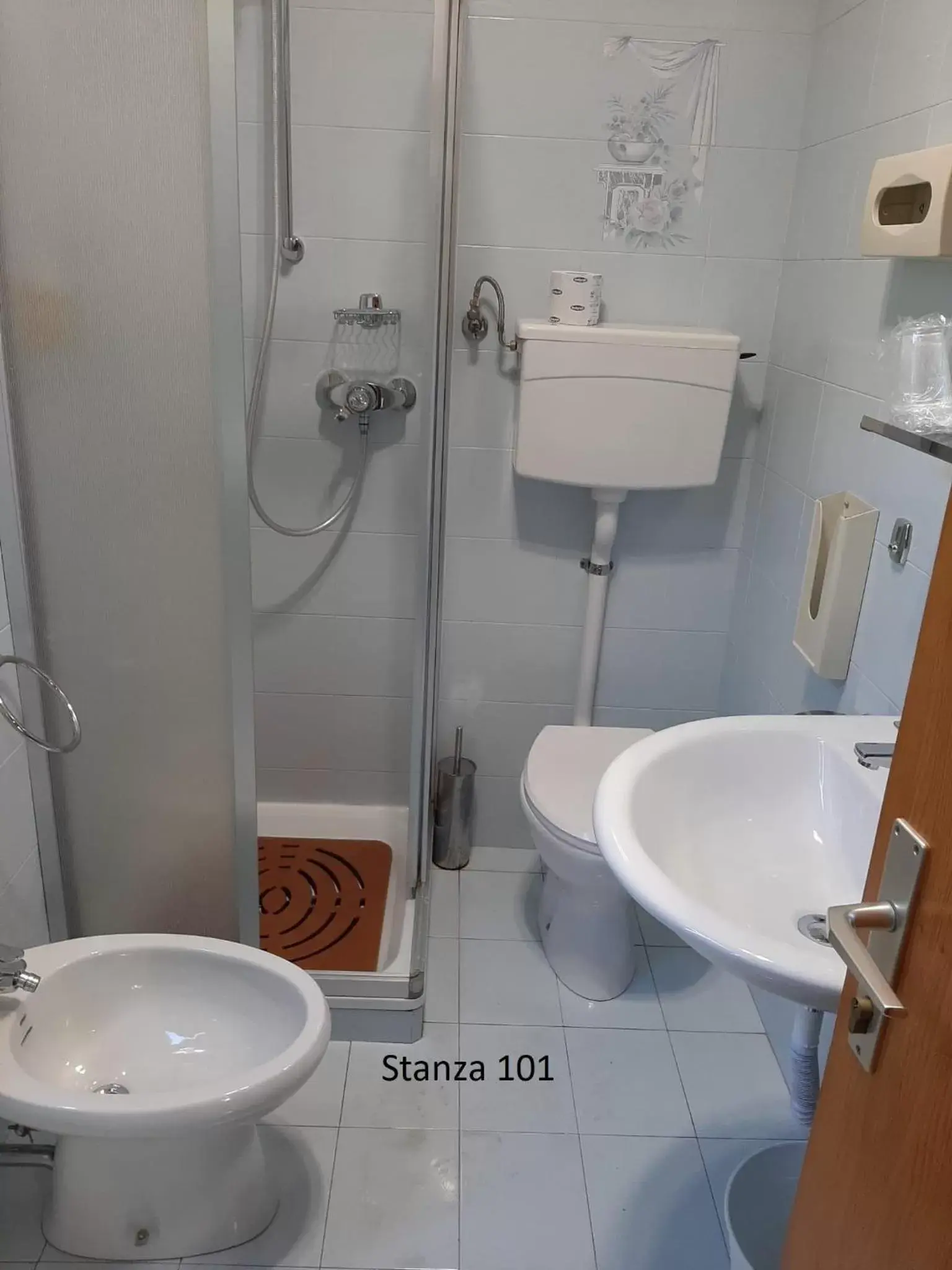 Bathroom in Hotel Pizboè