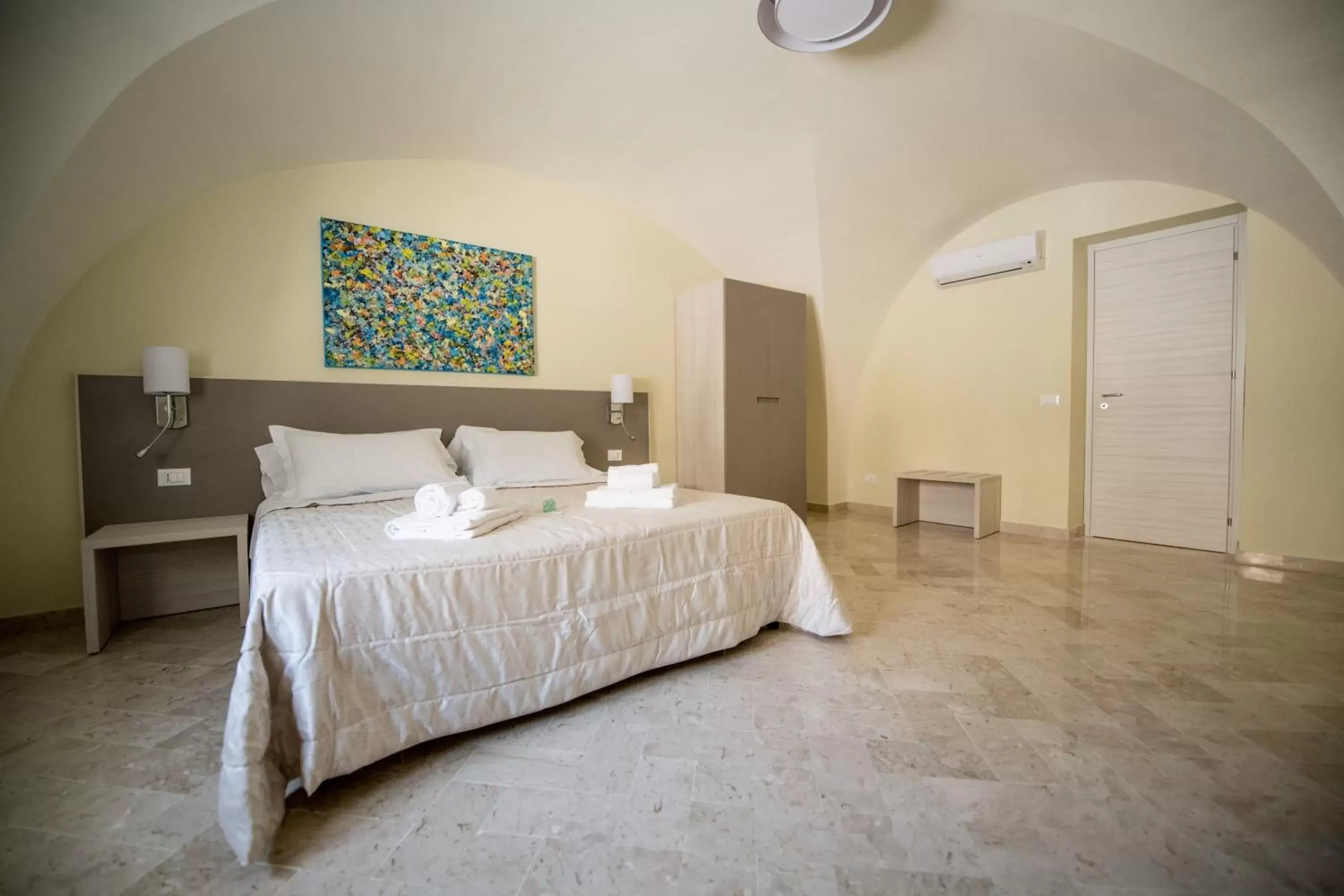 Bed in Historico Loft & Rooms Palazzo Adragna XIX