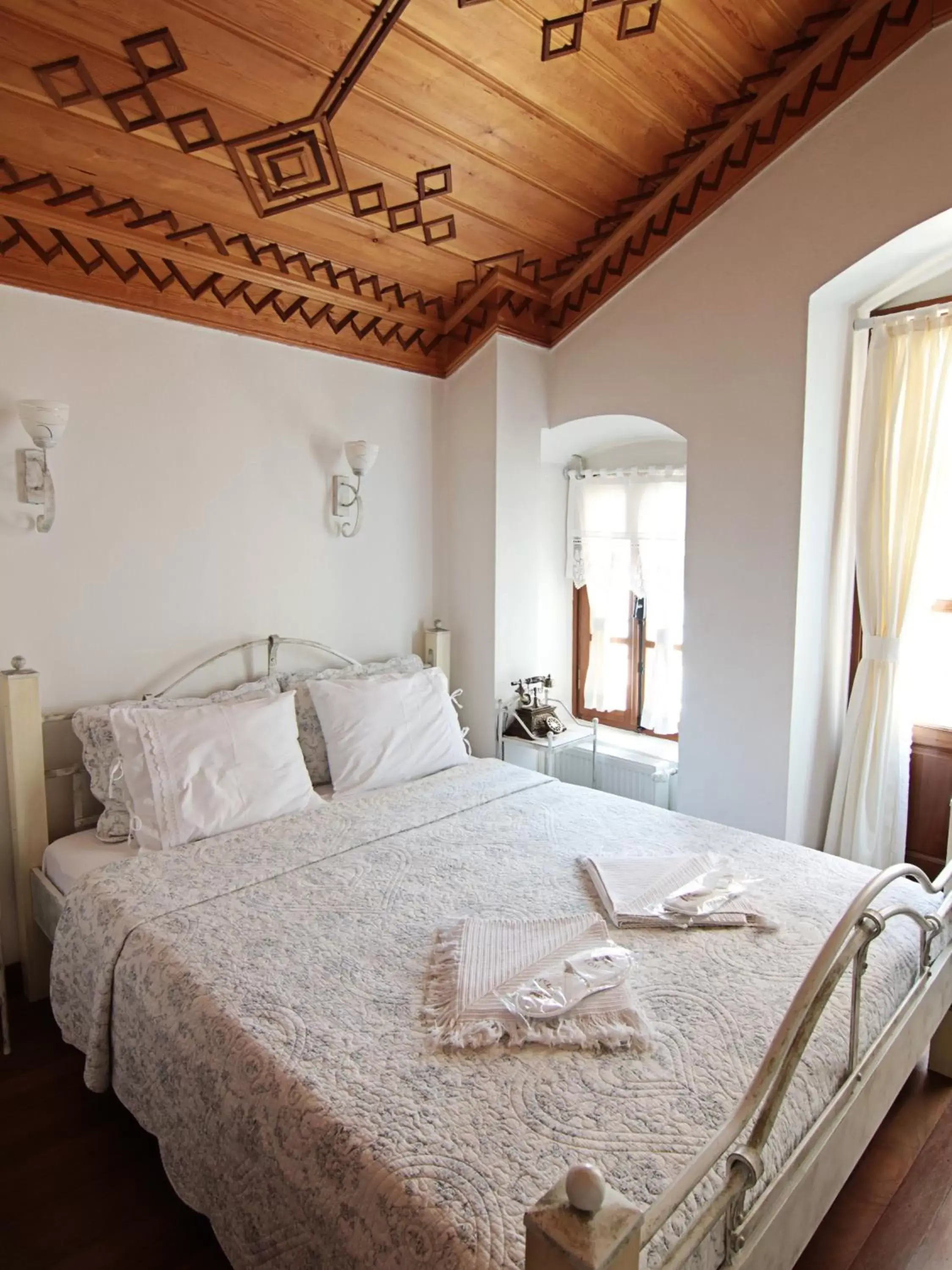 Bed in Hotel Des Etrangers - Special Category Bed in Hotel Des Etrangers - Special Category