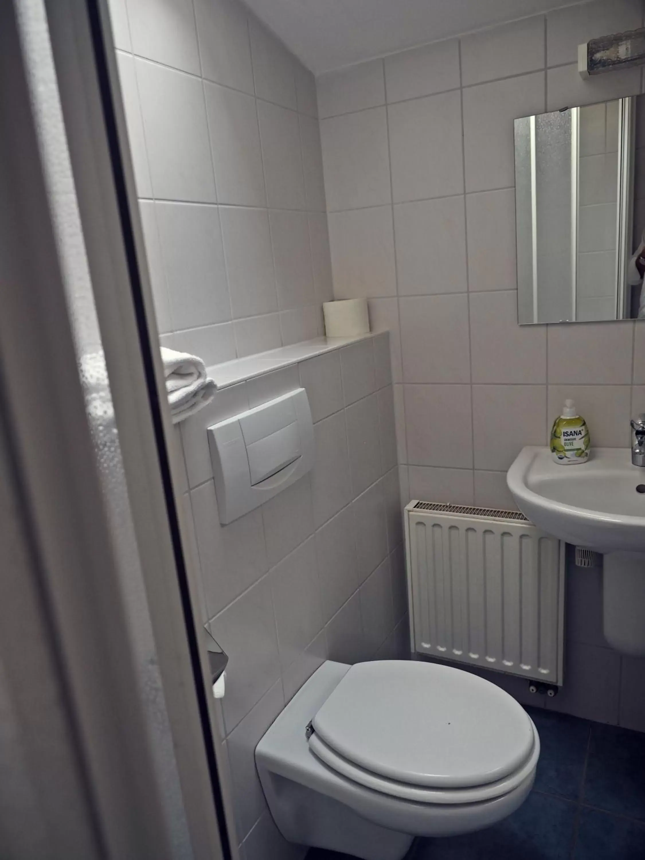 Bathroom in Apart Hotel Sarstedter Hof