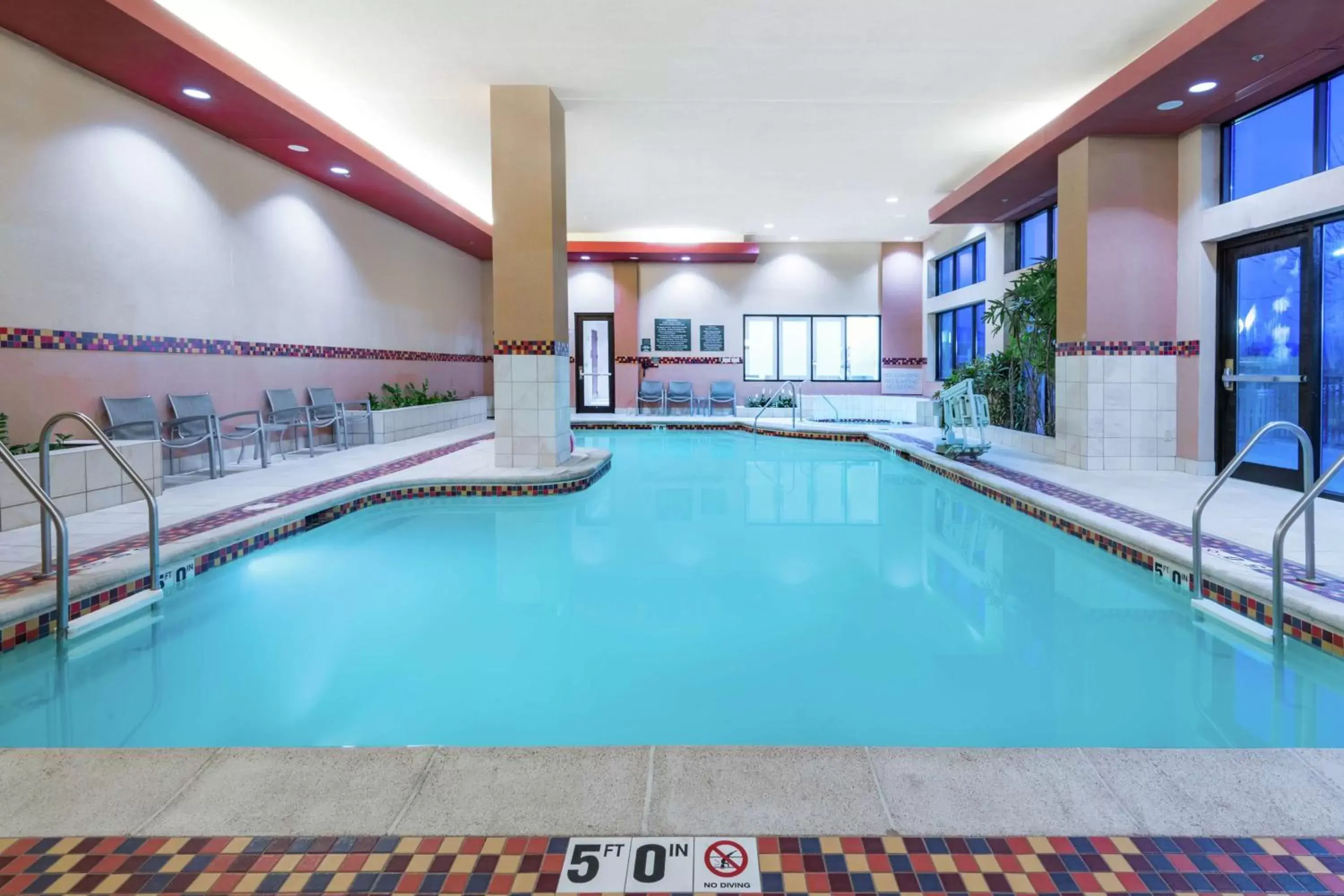 Pool view, Swimming Pool in Embassy Suites by Hilton Saint Louis Saint Charles