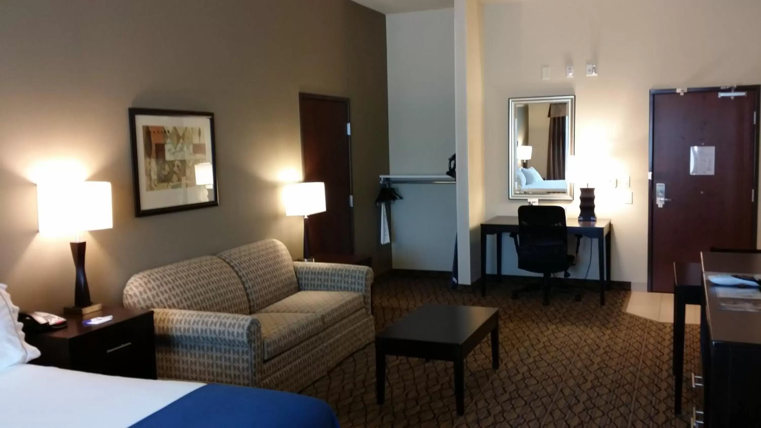 Photo of the whole room, Seating Area in Holiday Inn Express & Suites Deming Mimbres Valley, an IHG Hotel