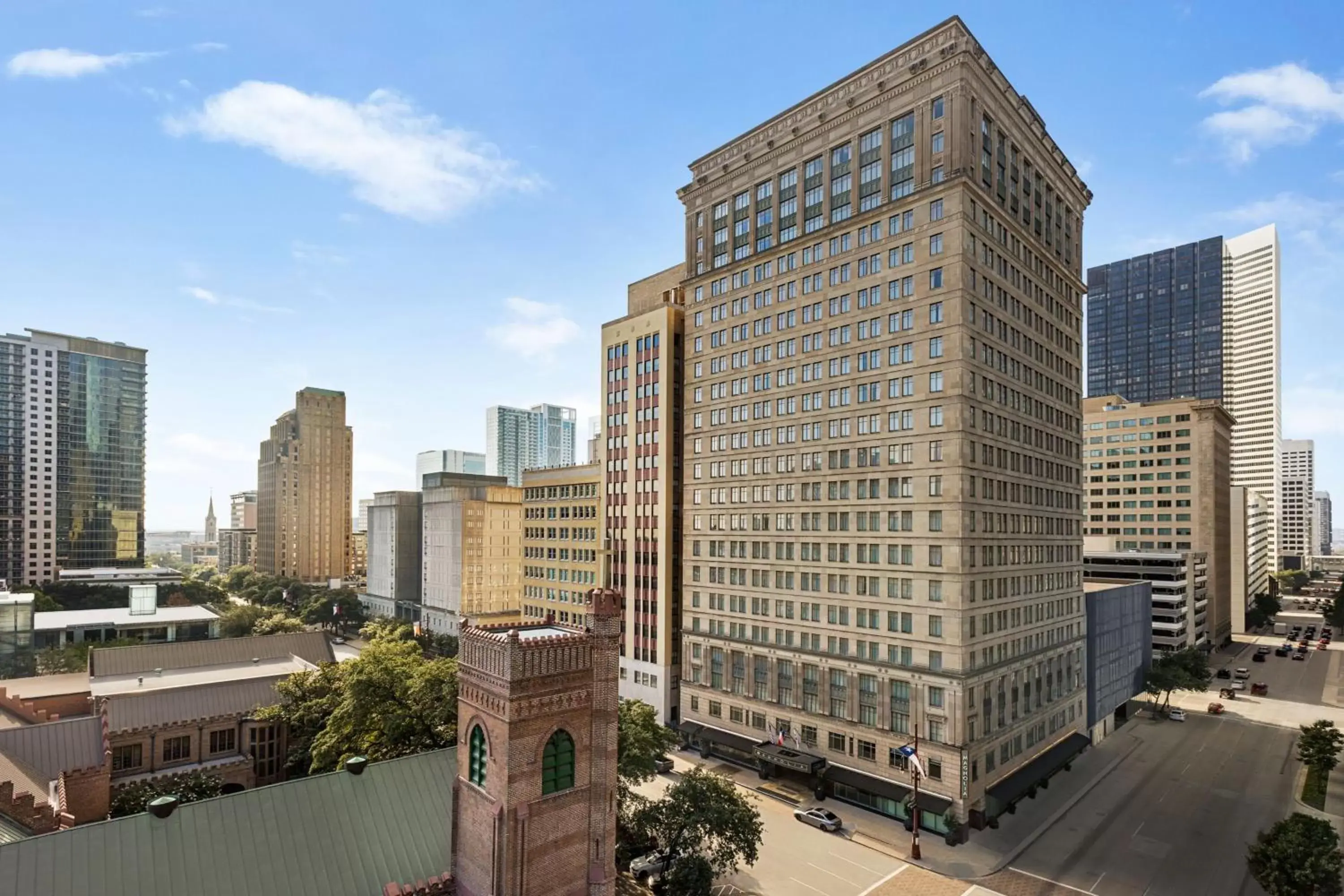 Property building in Magnolia Hotel Houston, a Tribute Portfolio Hotel