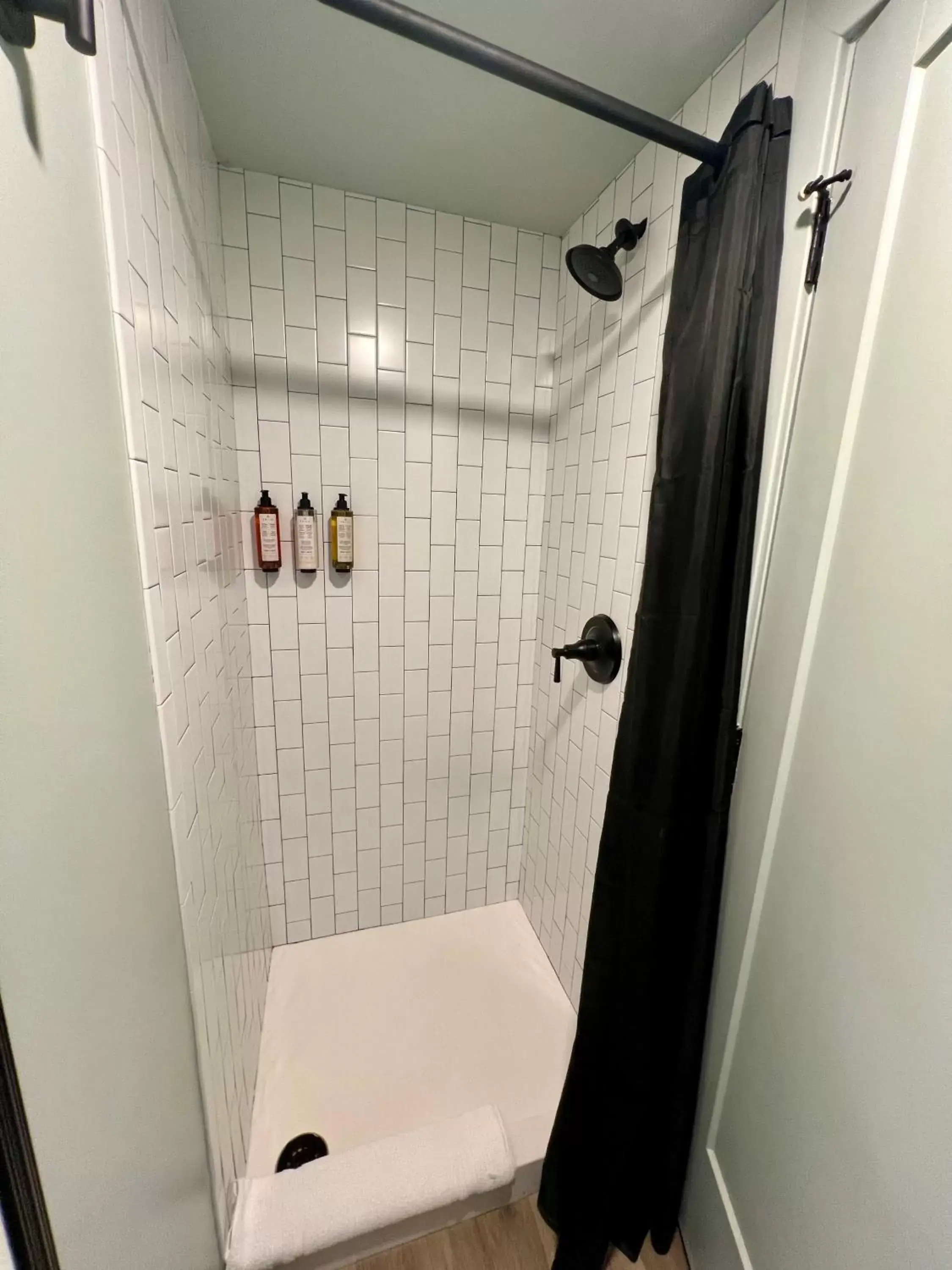 Shower, Bathroom in Union Market Hotel