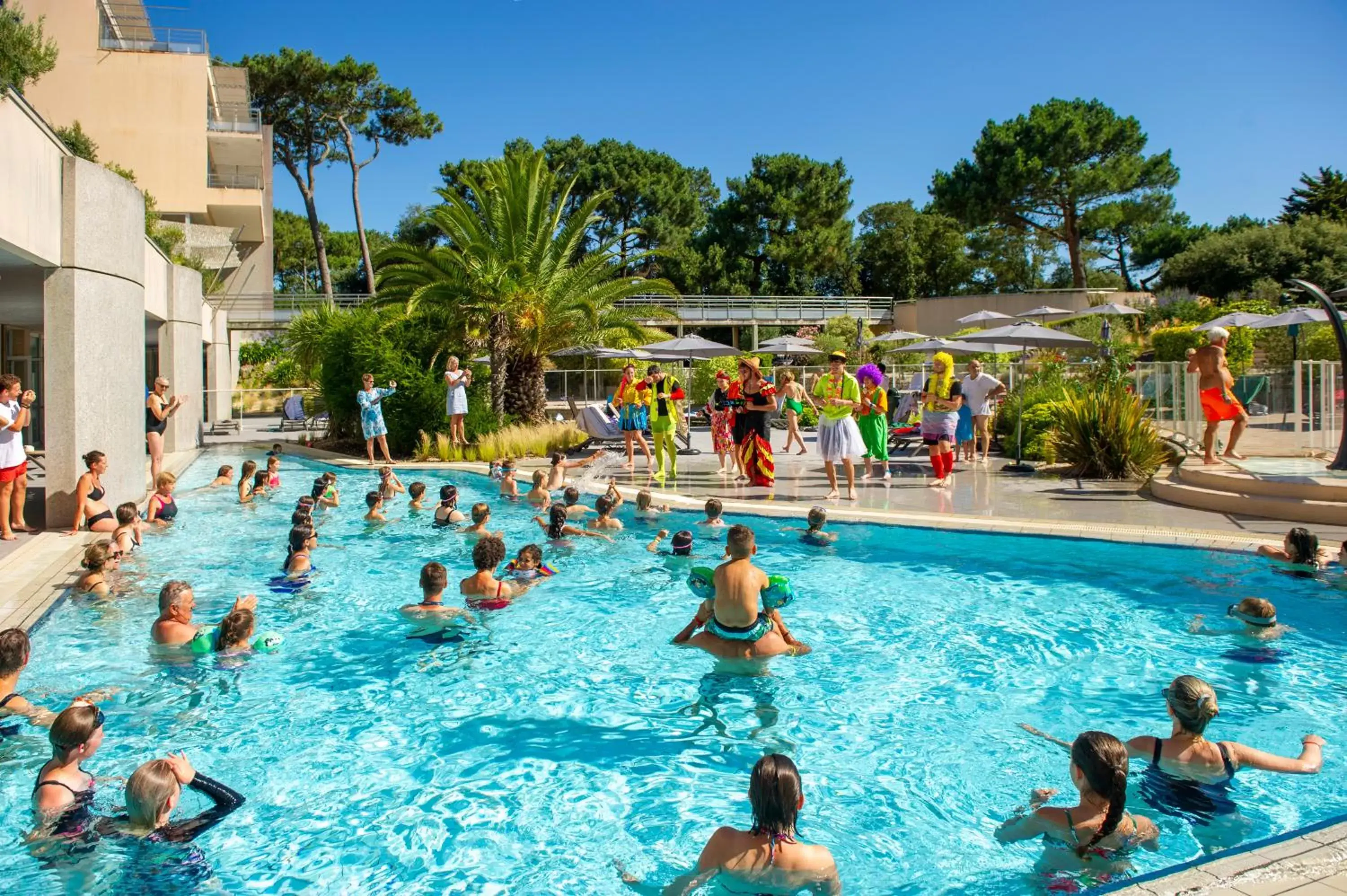 Swimming pool, Guests in Club Vacances Bleues Les Jardins De l'Atlantique