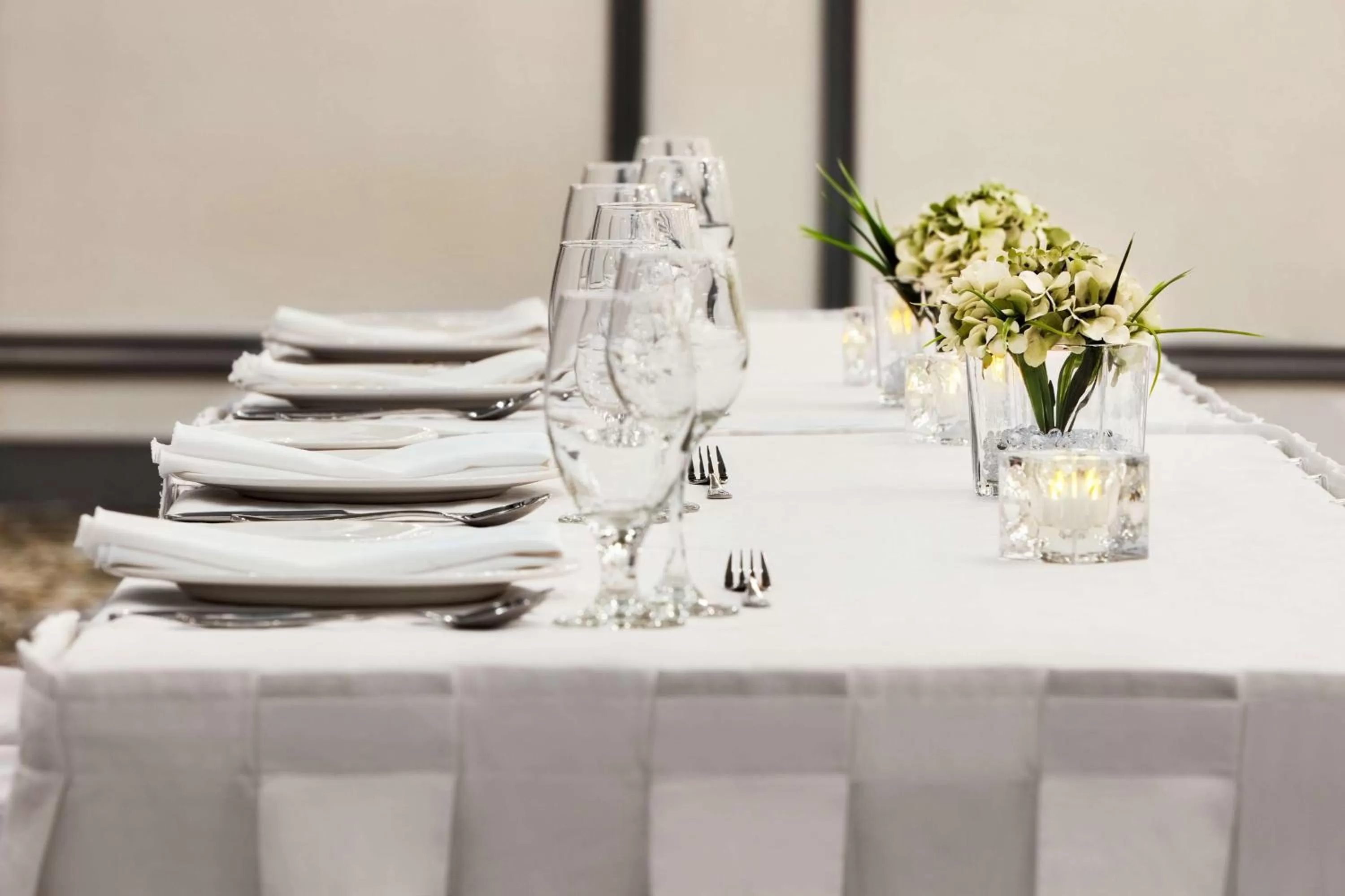 Meeting/conference room in Doubletree By Hilton Pointe Claire Montreal Airport West