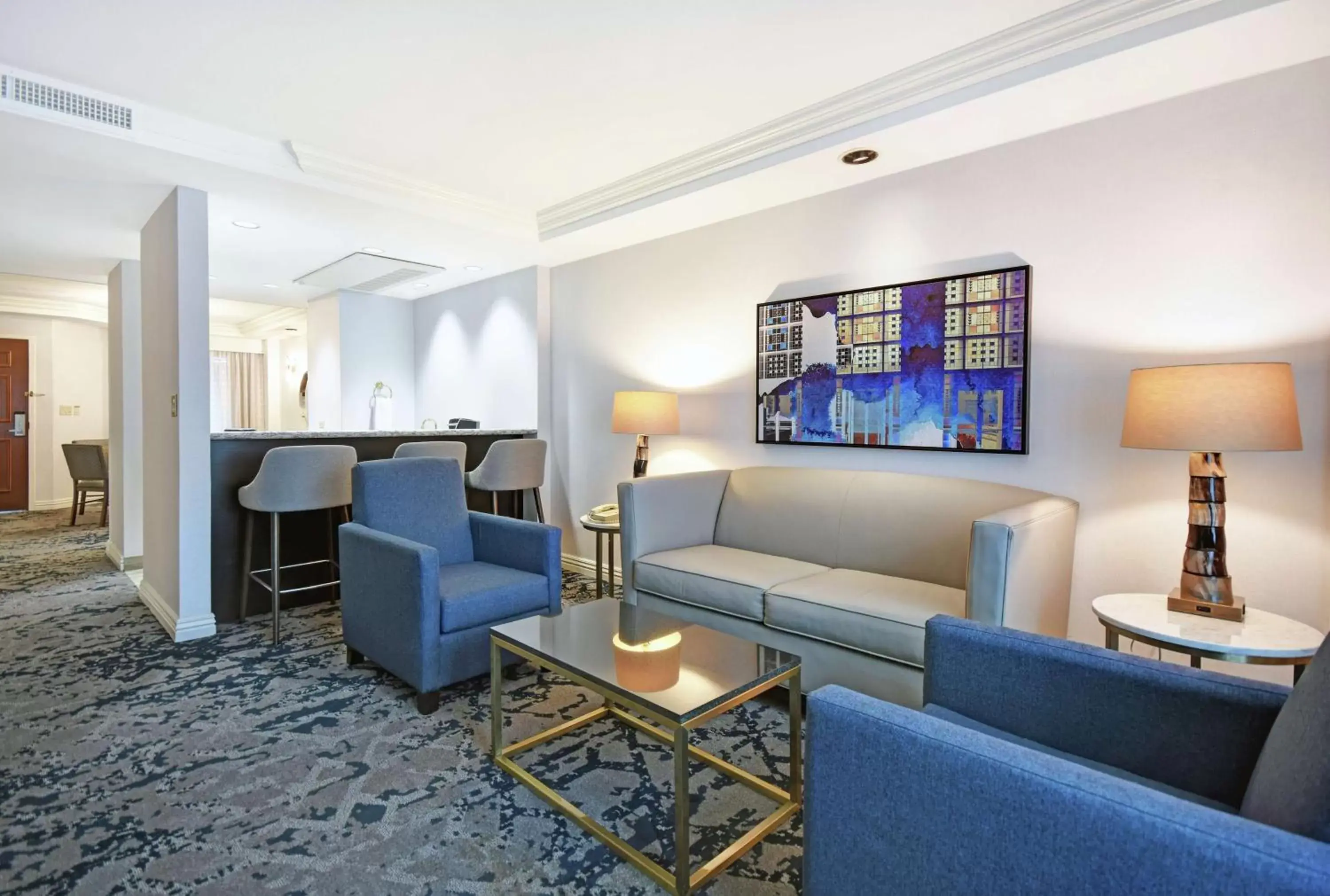 Living room, Seating Area in Embassy Suites Charleston