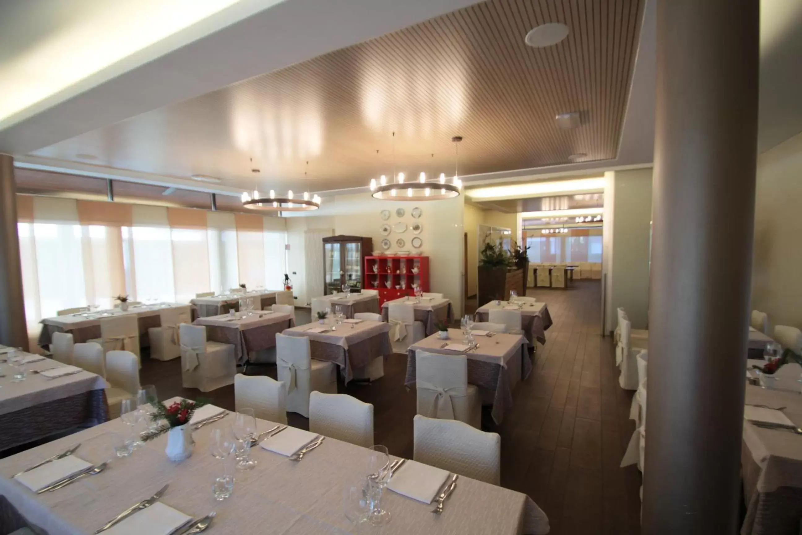 Banquet/Function facilities, Restaurant/Places to Eat in Monica Hotel Fiera