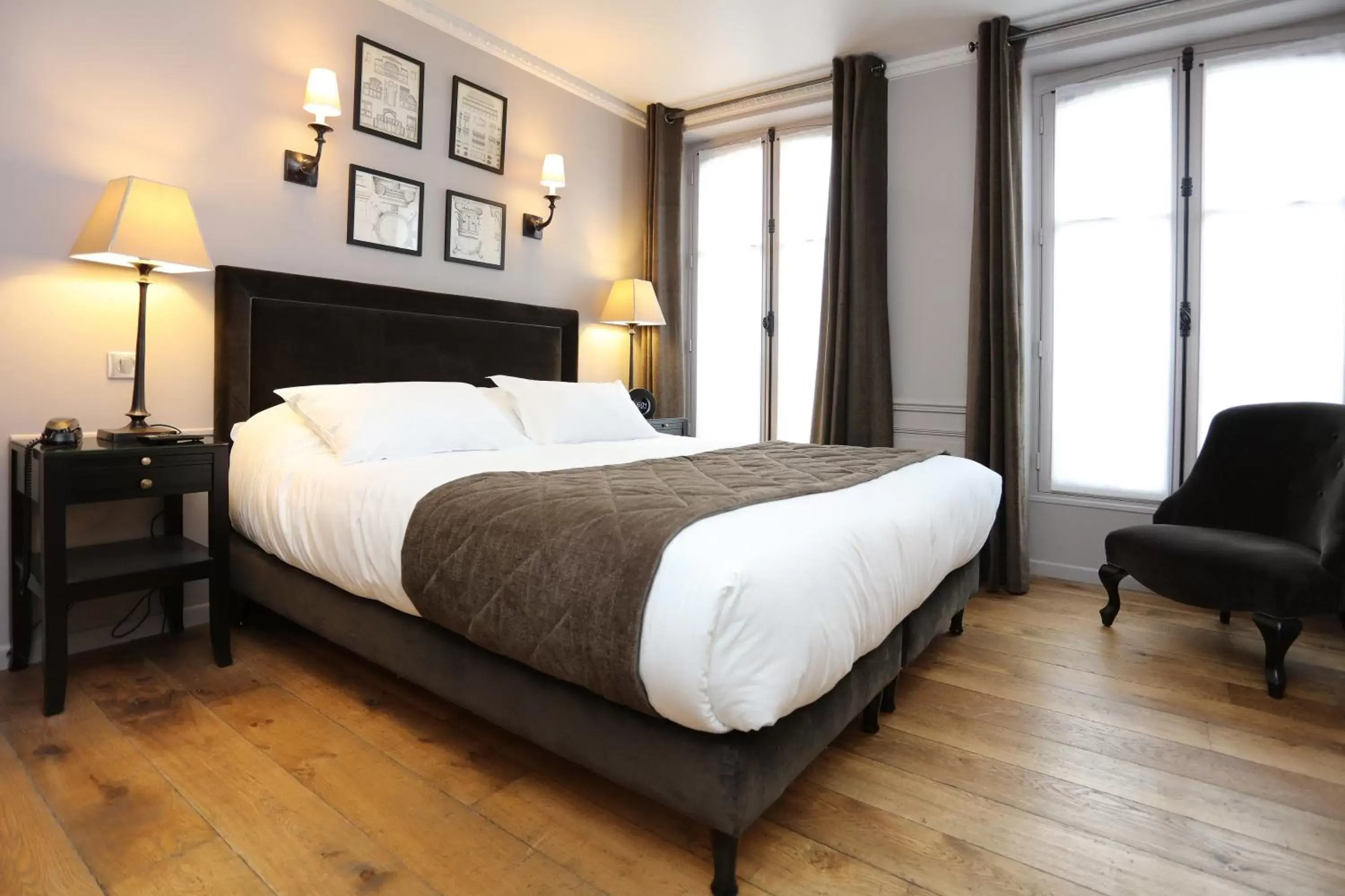 Deluxe Double or Twin Room with Balcony in Hotel Saint-Louis Pigalle