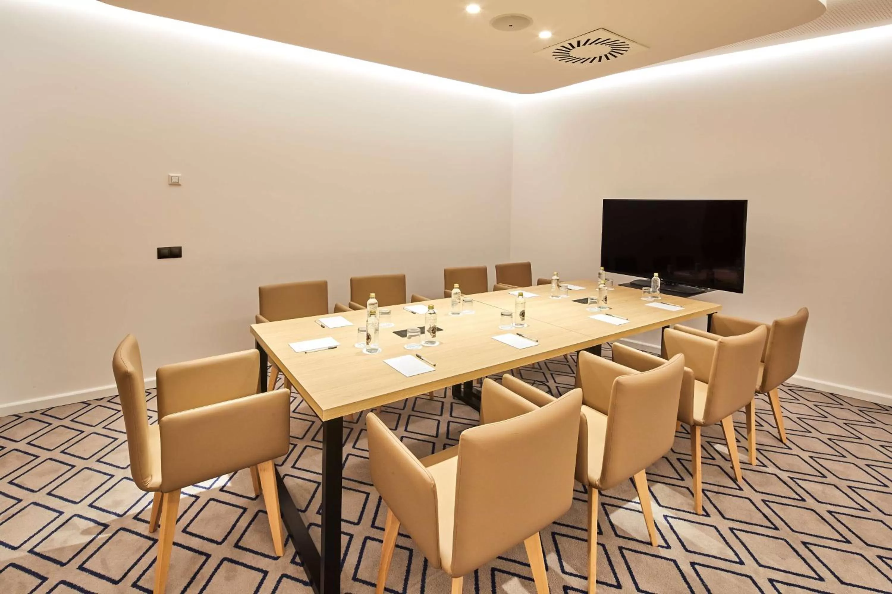 Meeting/conference room in Hampton By Hilton Barcelona Fira Gran Via