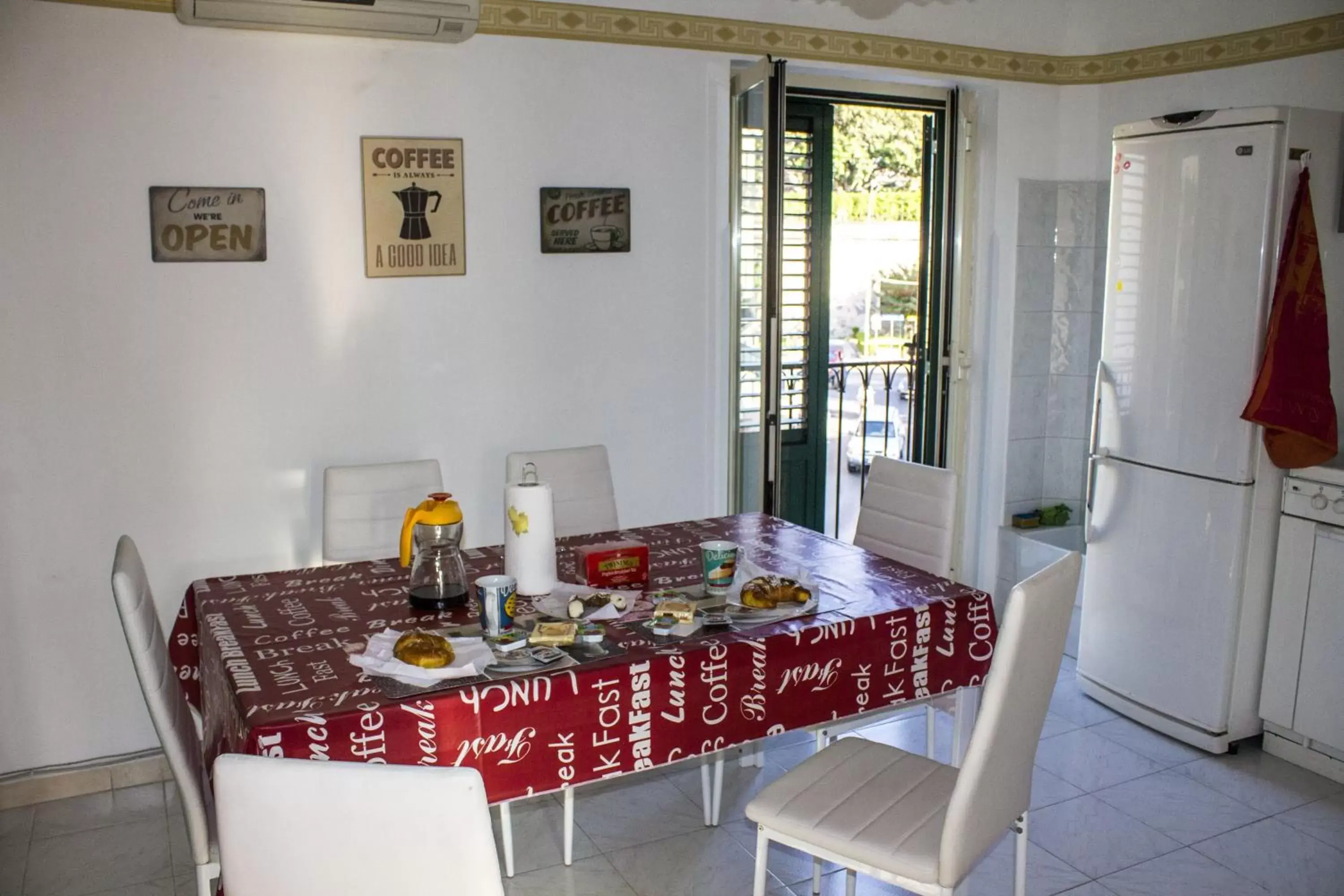 Dining Area in B&B Porta Nuova