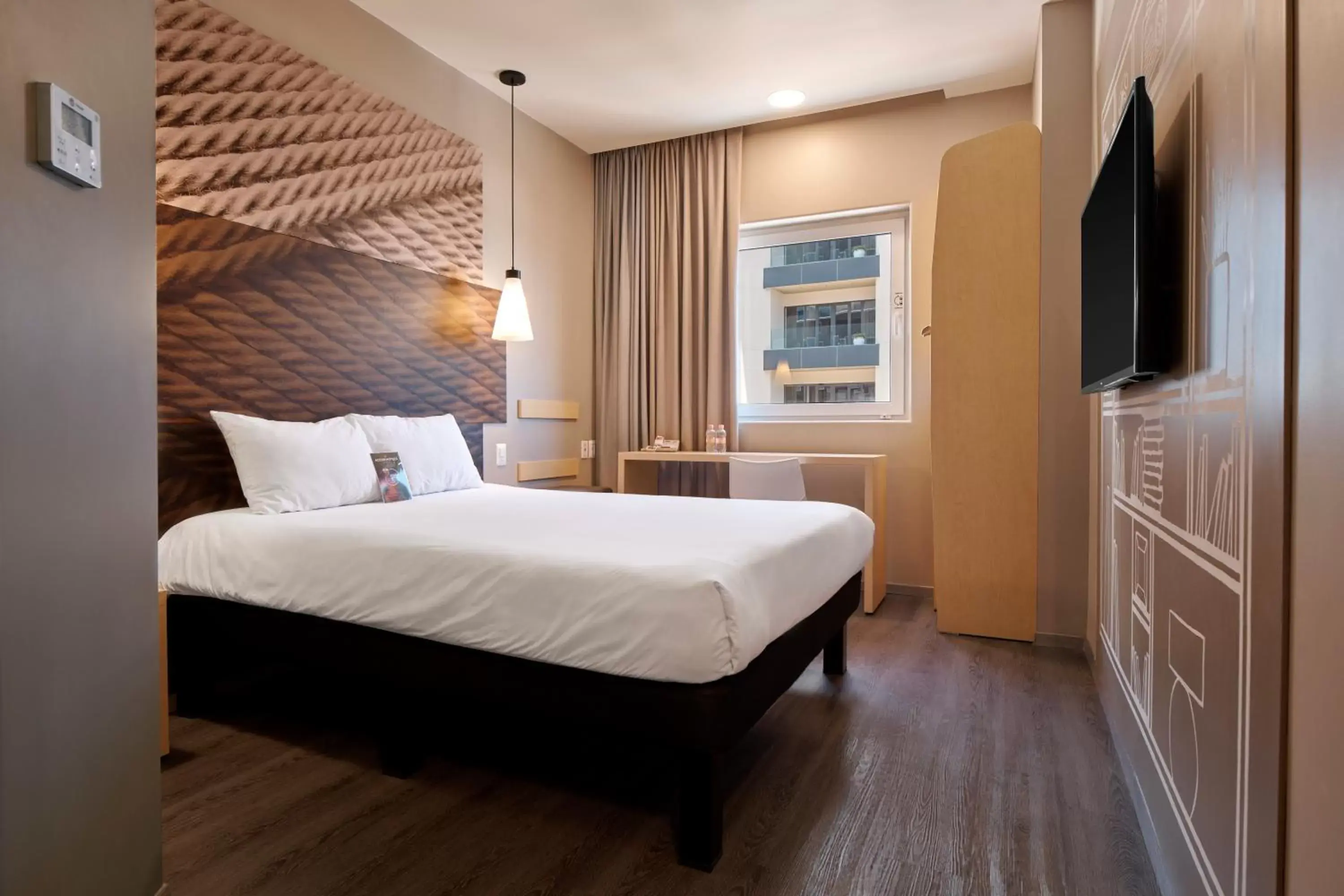 Bedroom, Bed in Ibis Torreon