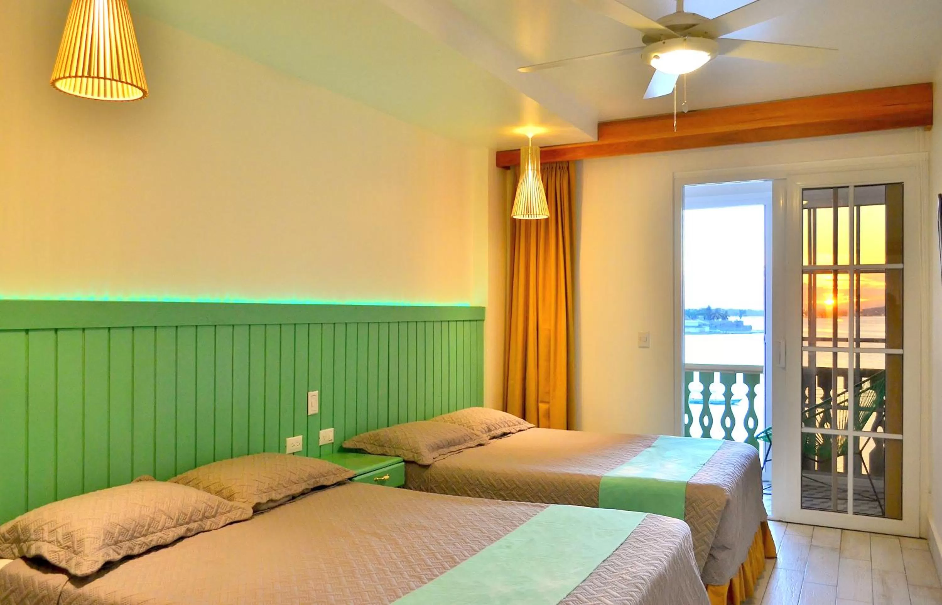 Photo of the whole room, Bed in Hotel Peten