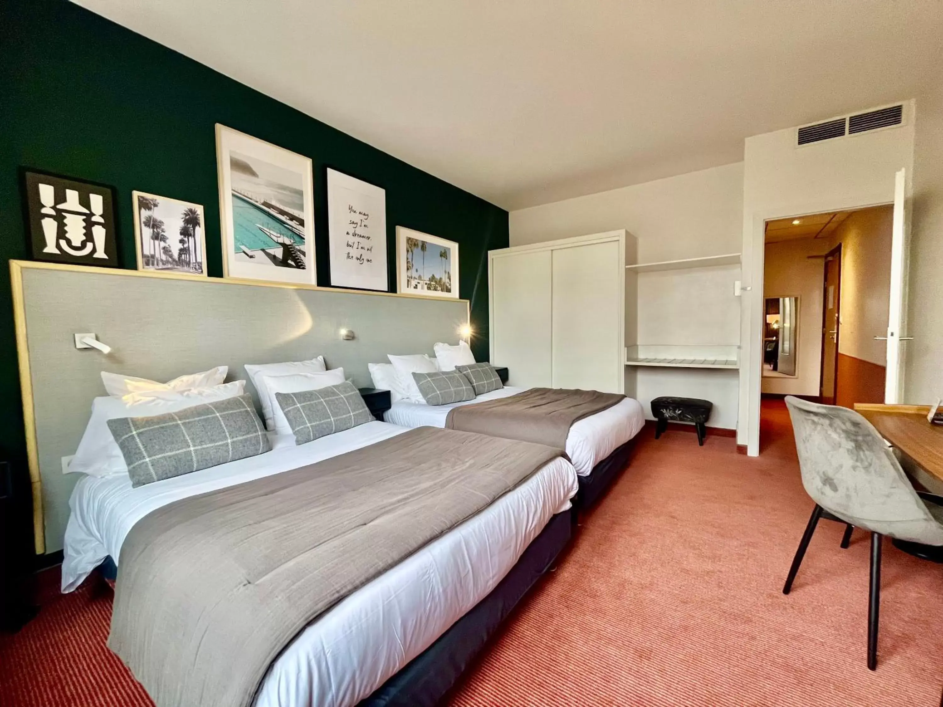 Bedroom, Bed in Hôtel Restaurant Vaillant Colmar Nord Bedroom, Bed in Hôtel Restaurant Vaillant Colmar Nord