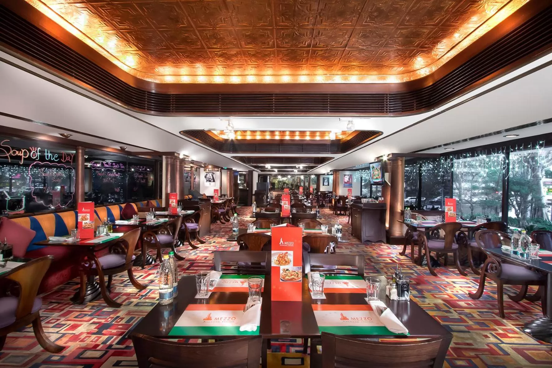 Restaurant/places to eat in Regal Kowloon Hotel