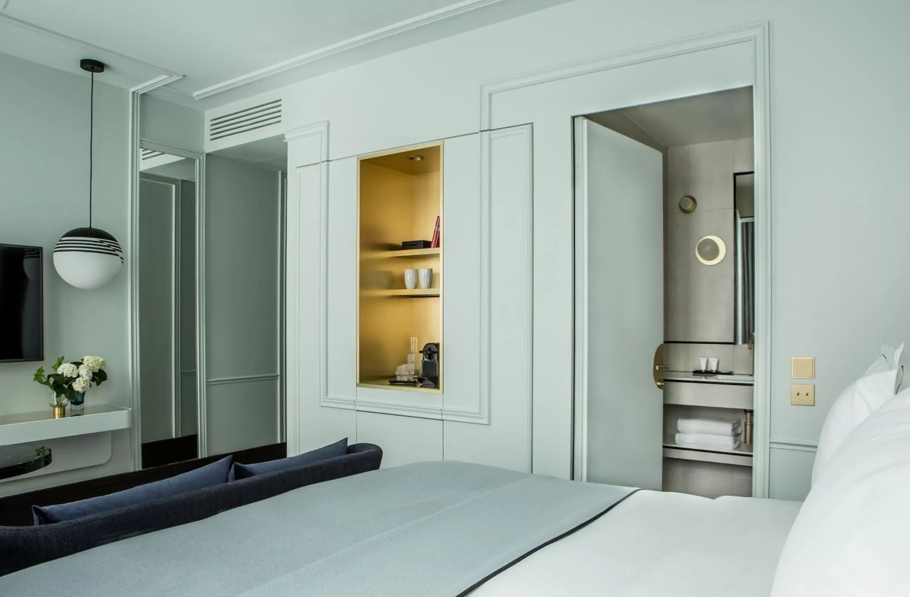 Bedroom, Bed in Maison Armance - Esprit de France