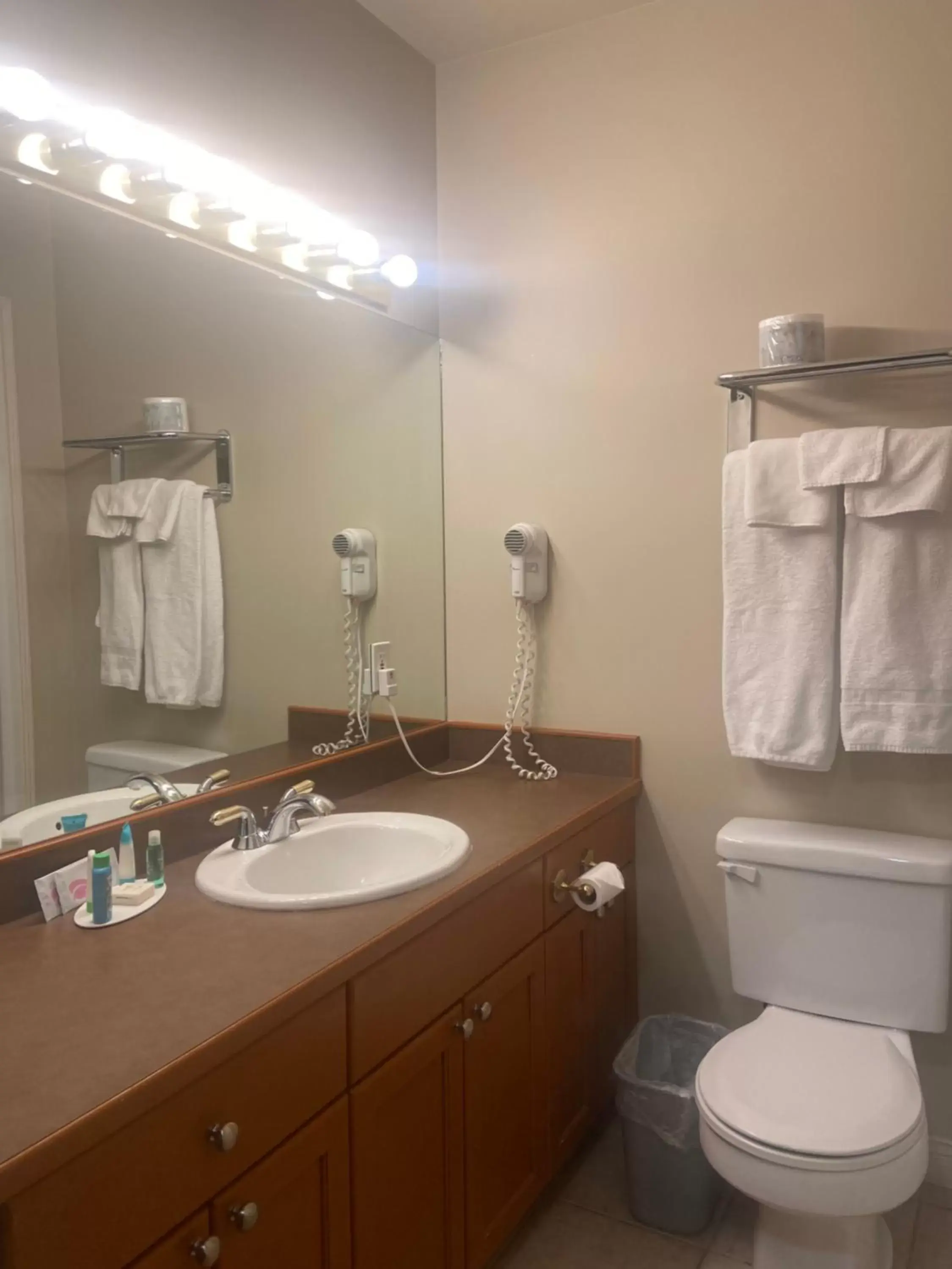 Bathroom in Super 8 by Wyndham Castlegar BC