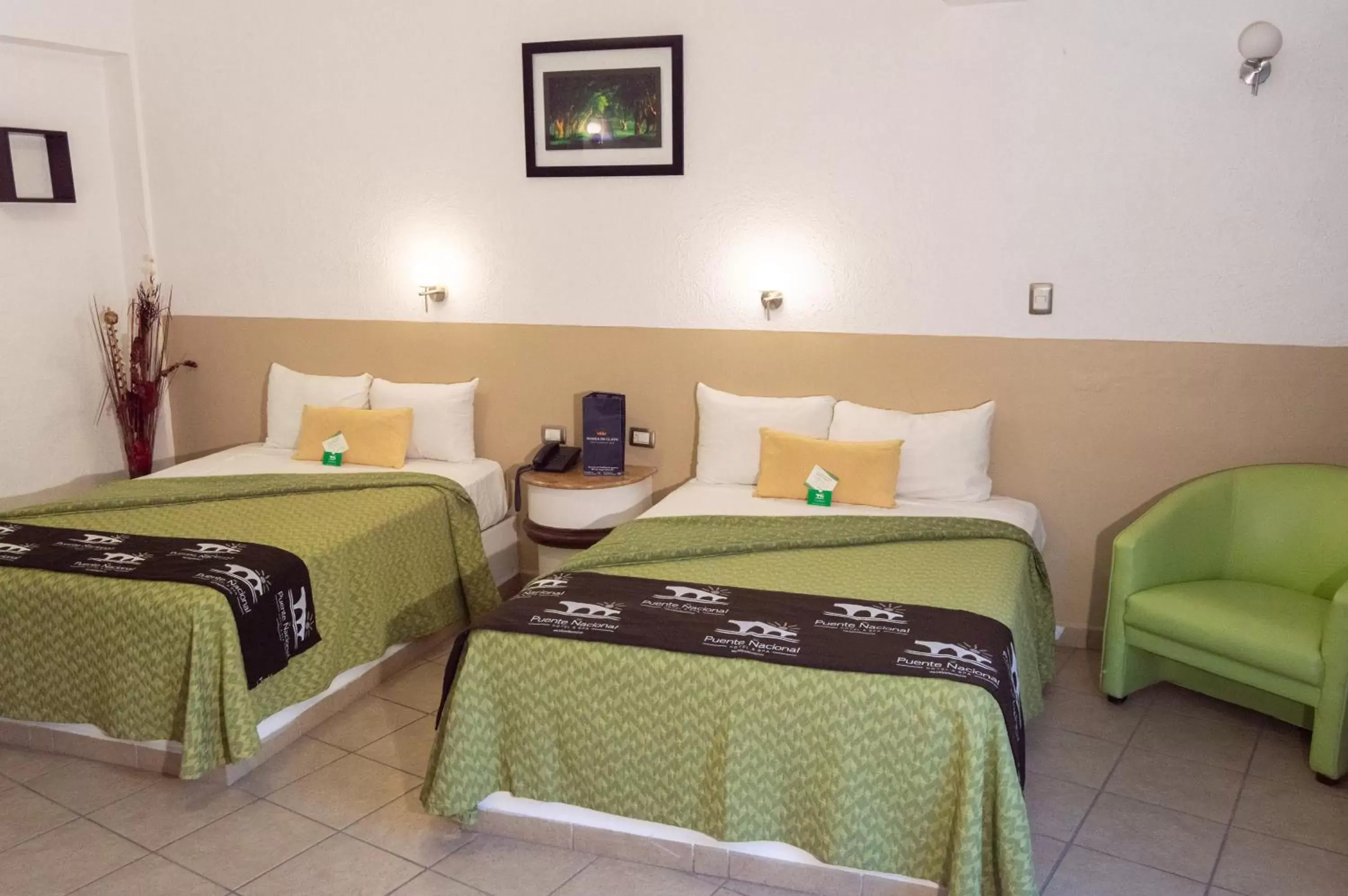 Bed in Hotel Puente Nacional & Spa