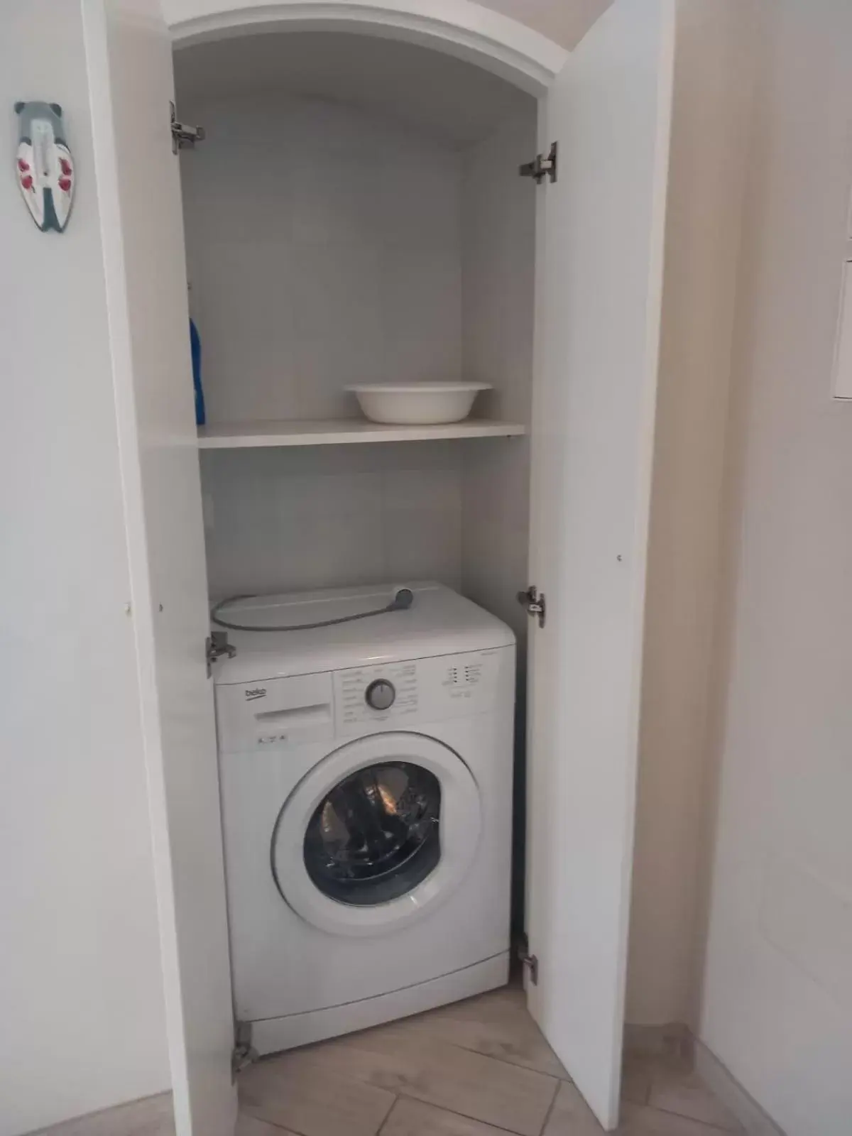 washing machine, Kitchen/Kitchenette in Il faletto