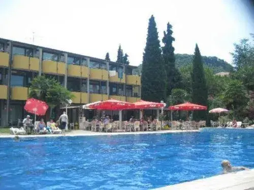 Swimming Pool in Hotel Royal