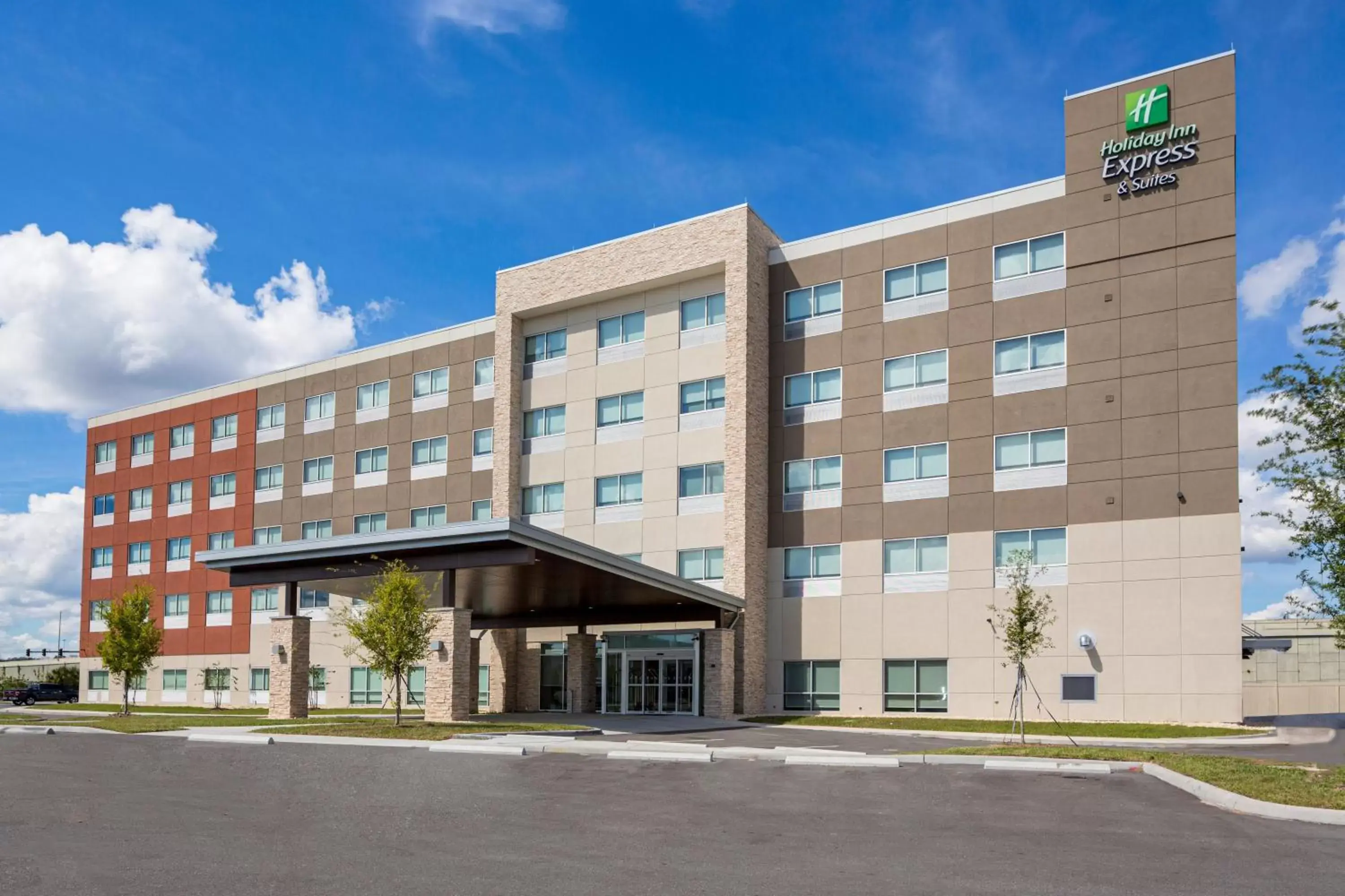 Property Building in Holiday Inn Express & Suites Sanford - Lake Mary, an IHG Hotel