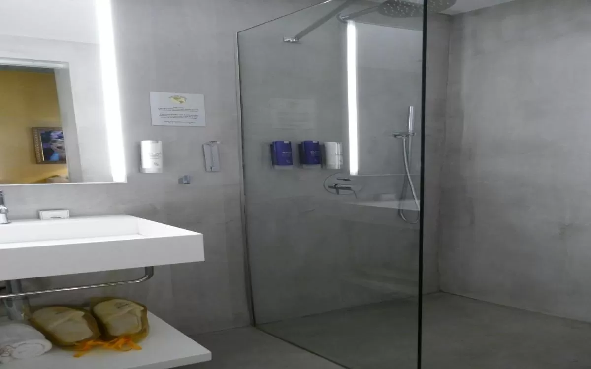 Shower in Madama Residence