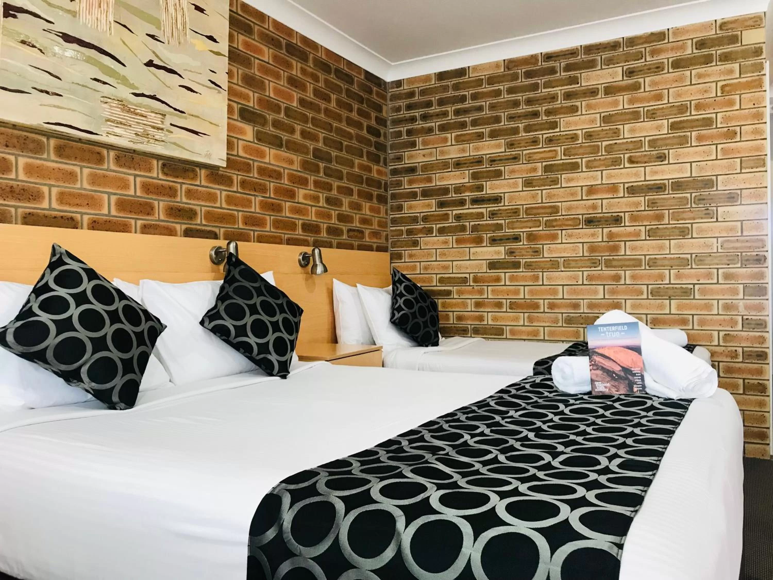 Bed in Jumbuck Motor Inn