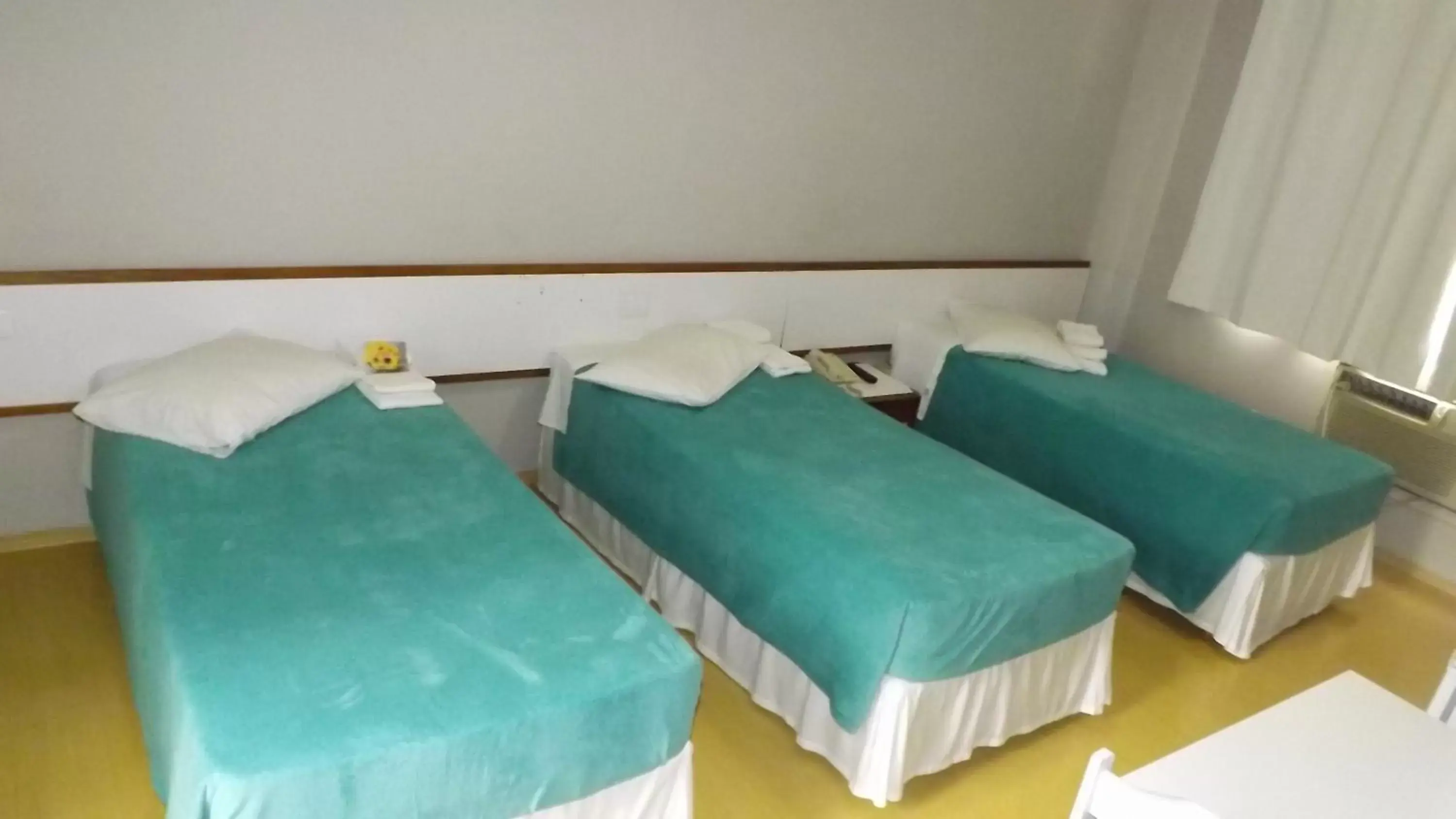 Photo of the whole room, Bed in Rede Andrade San Martin