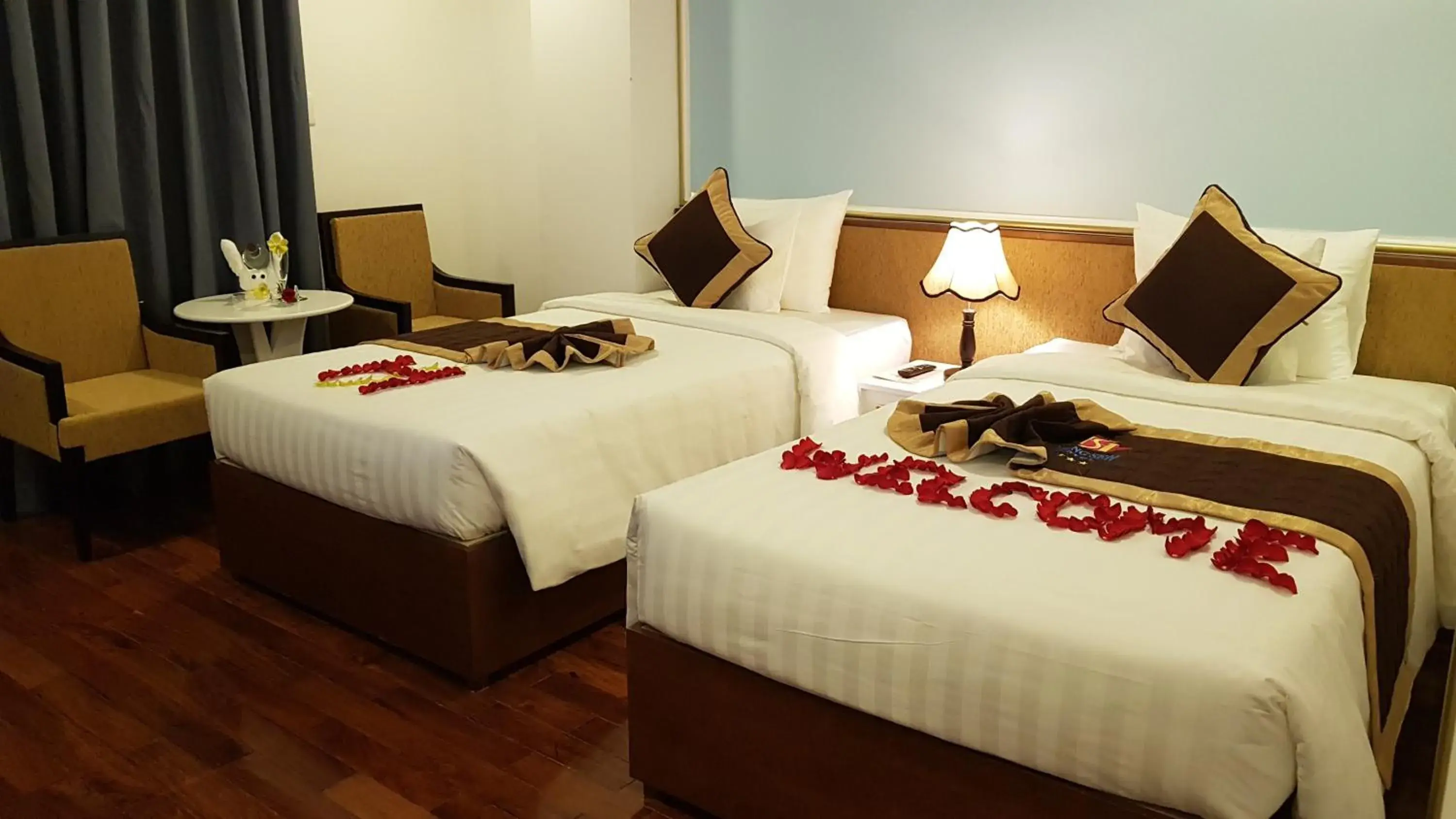 Bed in Huong Sen Annex Hotel