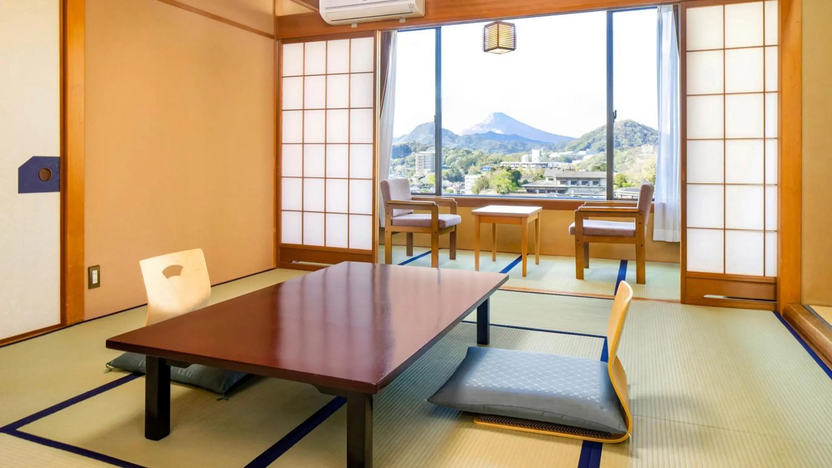 Restaurant/Places to Eat in New Hakkeien