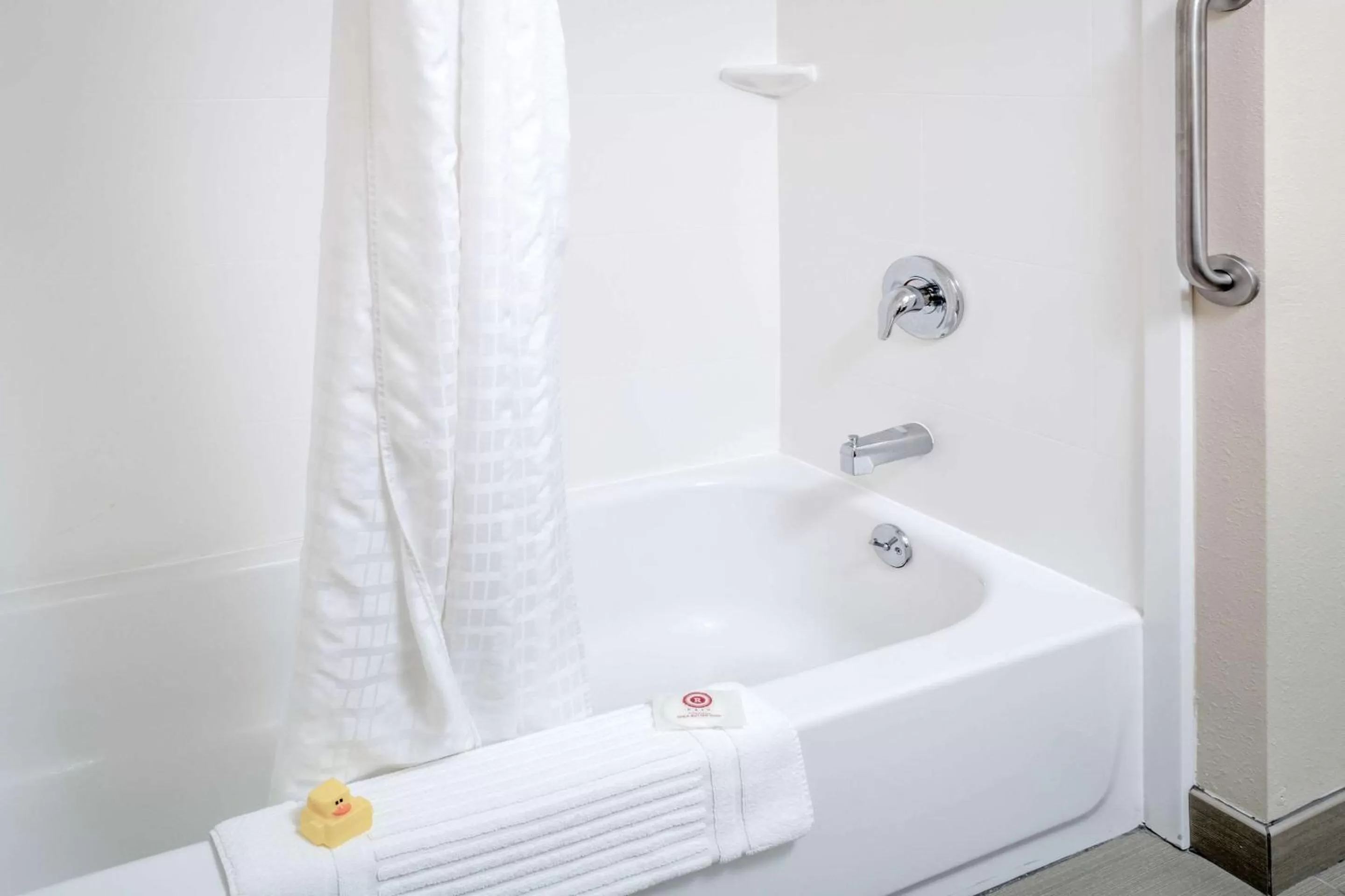 Photo of the whole room in Comfort Inn & Suites Grundy