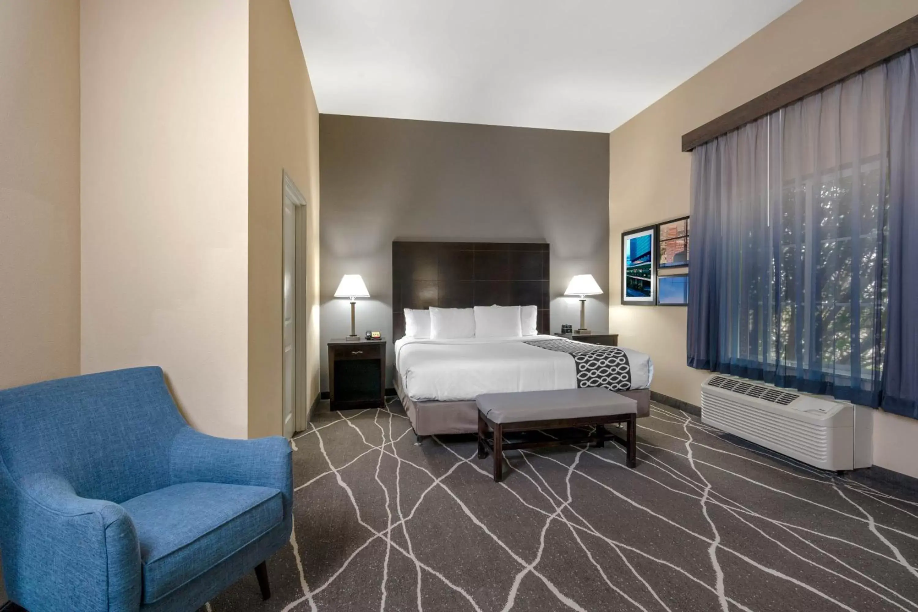 Bedroom, Bed in La Quinta by Wyndham Houston Energy Corridor