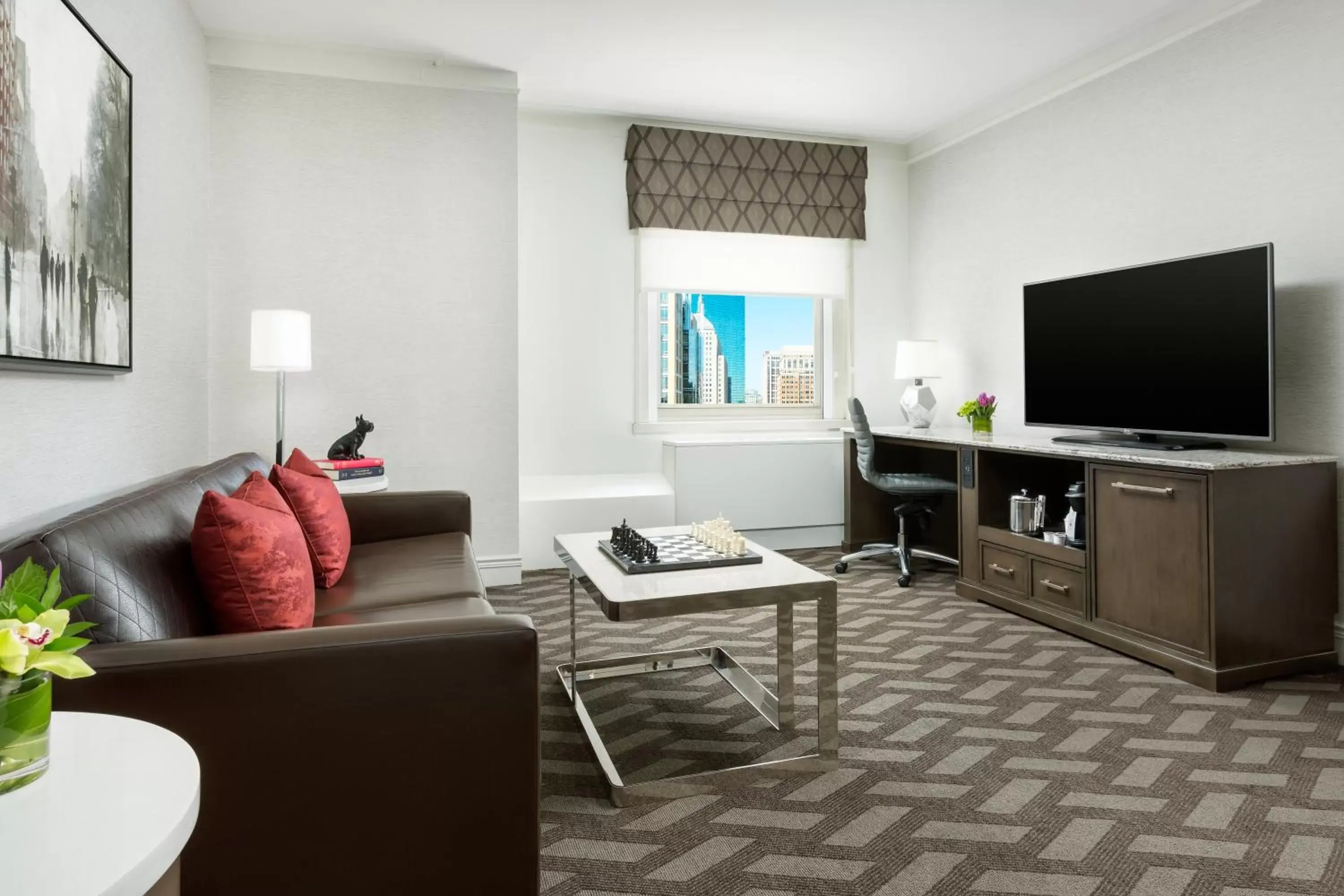 Living room, TV/Entertainment Center in Boston Park Plaza