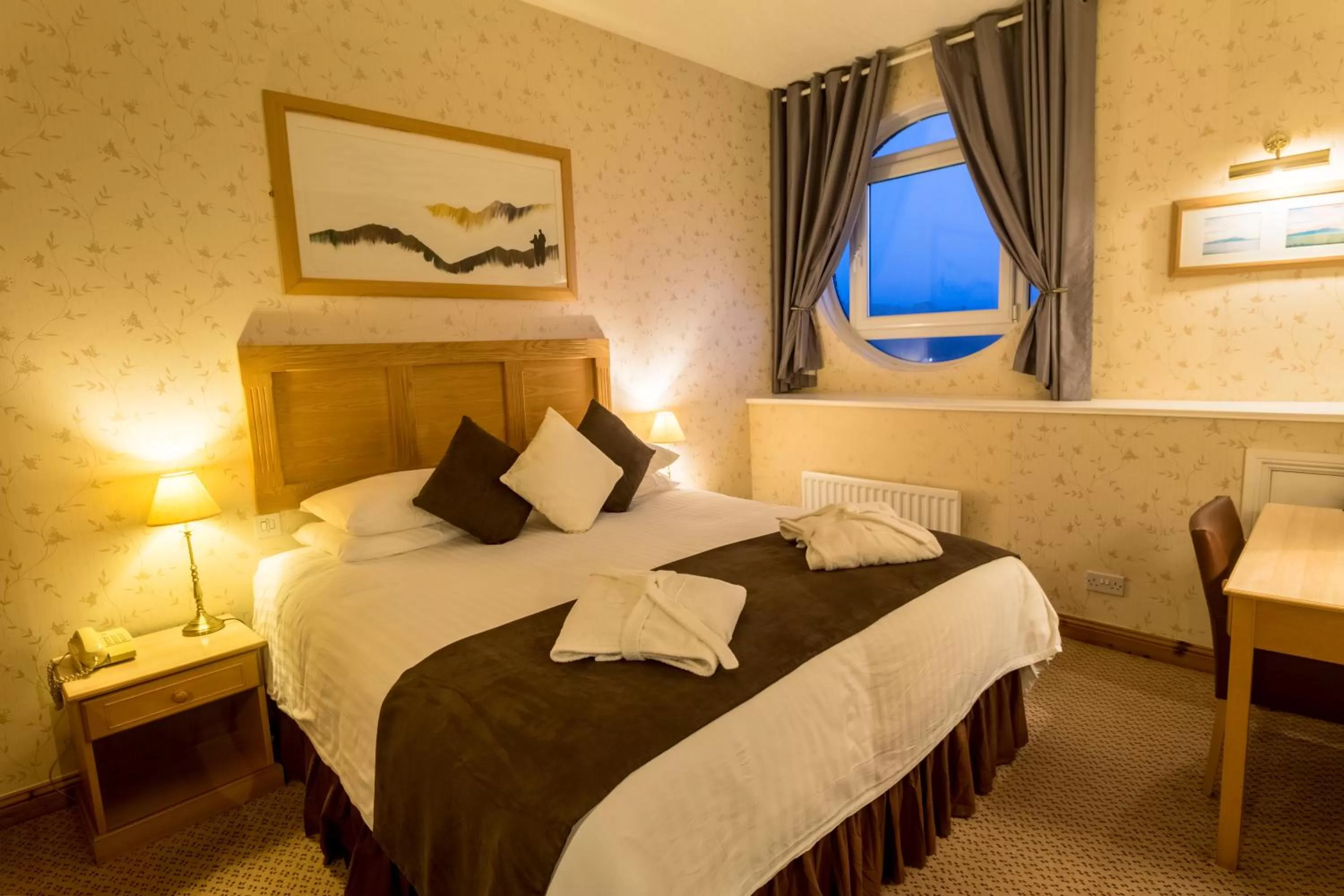 Bedroom, Bed in Washington Central Hotel and Sleepwell Inn