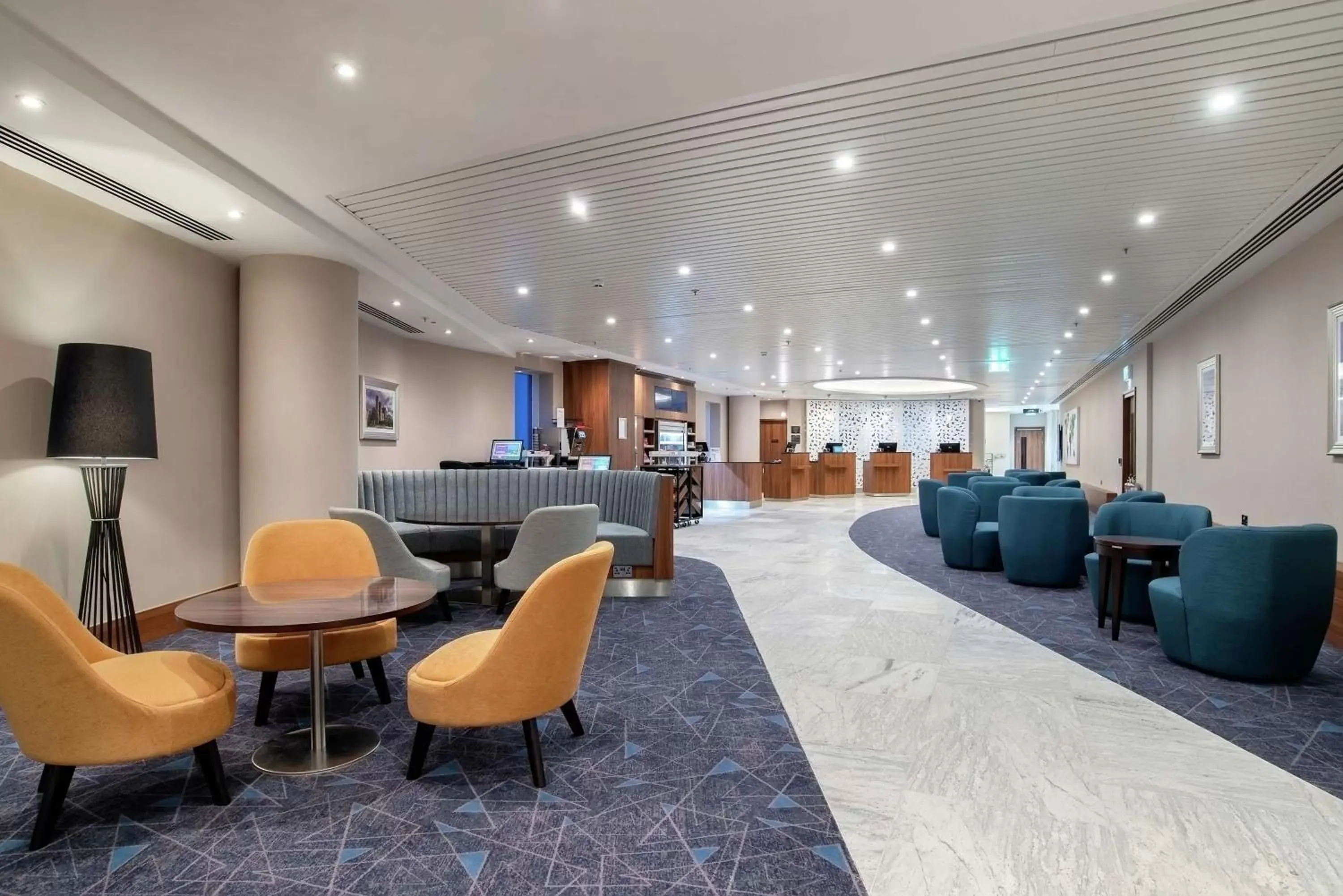 Lobby or reception in Hilton Garden Inn London Heathrow Terminal 2 and 3